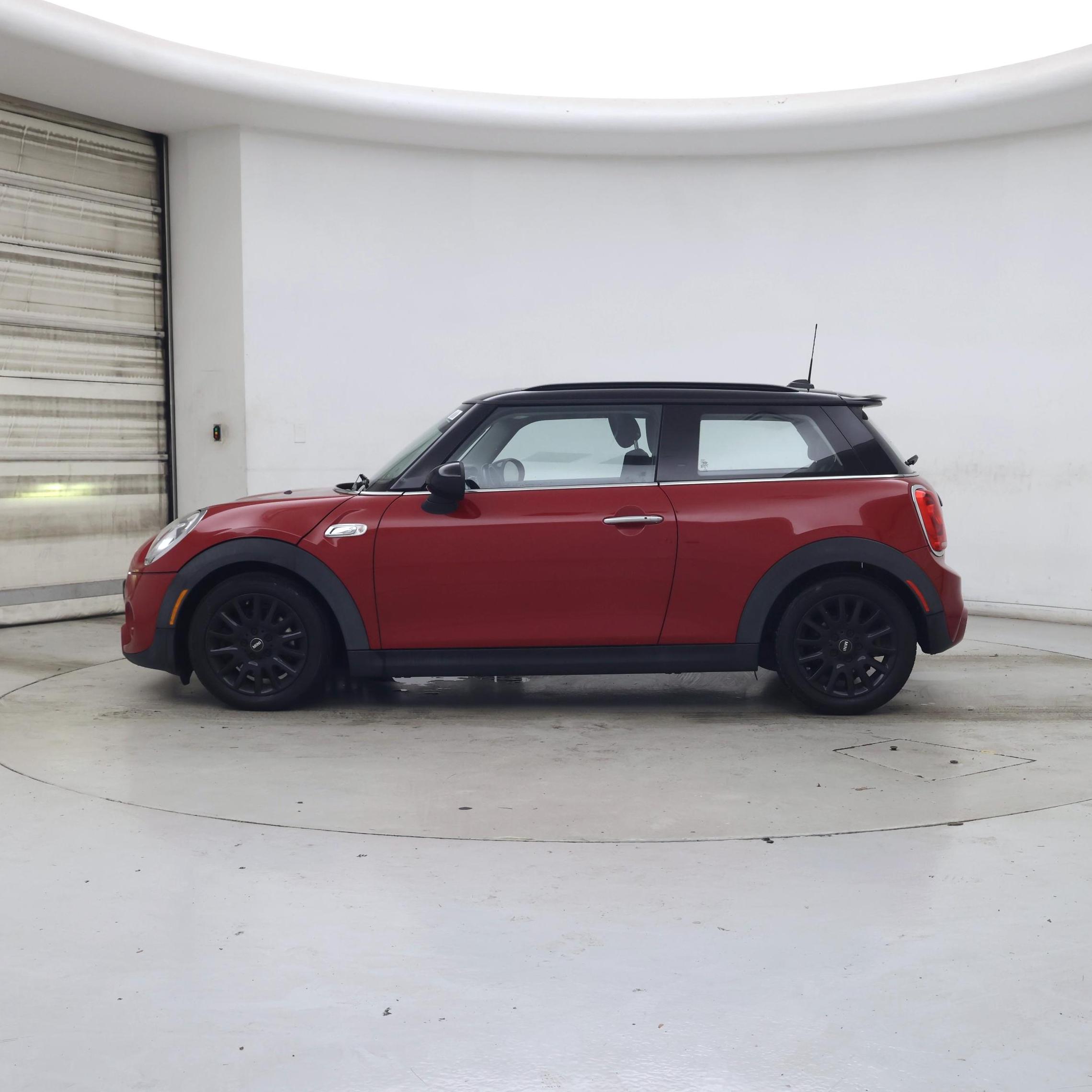 Thumbnail: 2017 MINI Cooper Hardtop - 3