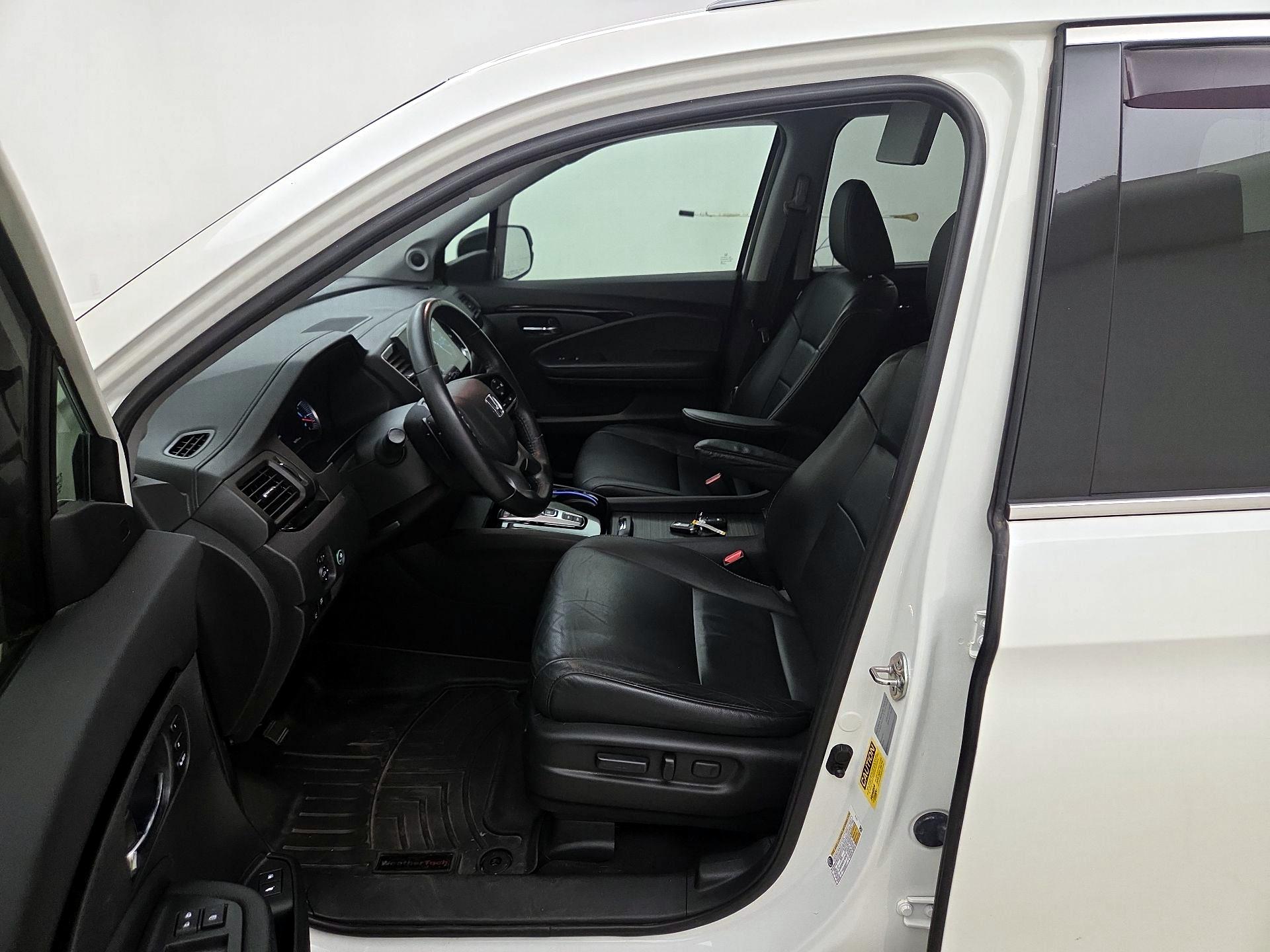 Thumbnail: 2019 Honda Pilot - 11