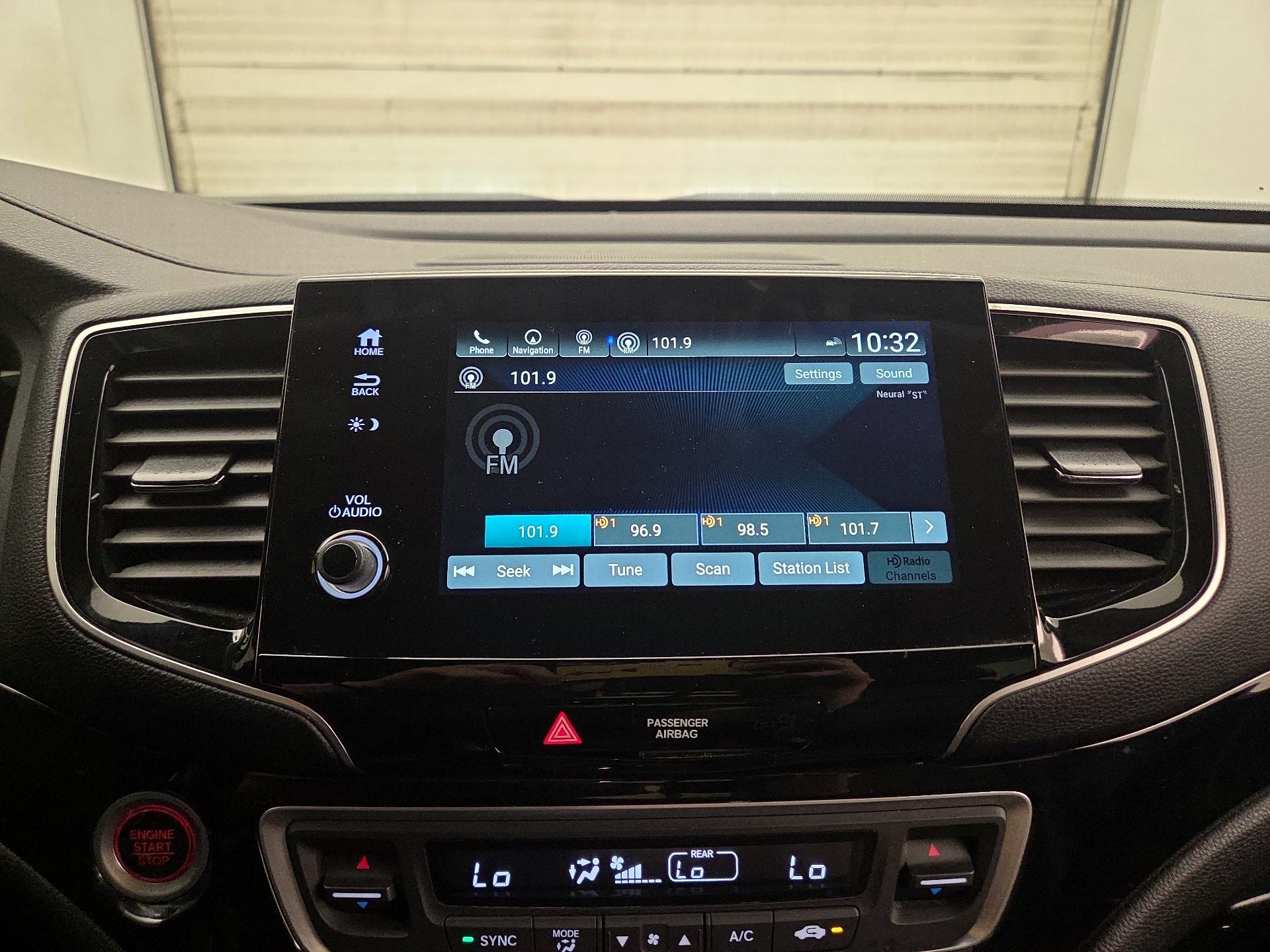 Thumbnail: 2019 Honda Pilot - 16