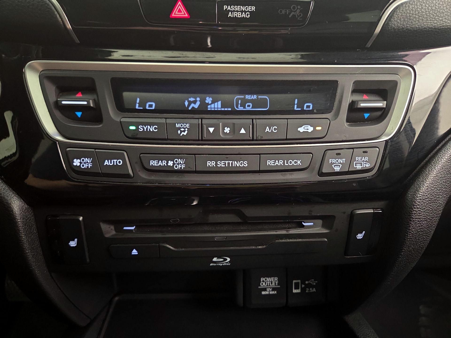 Thumbnail: 2019 Honda Pilot - 17