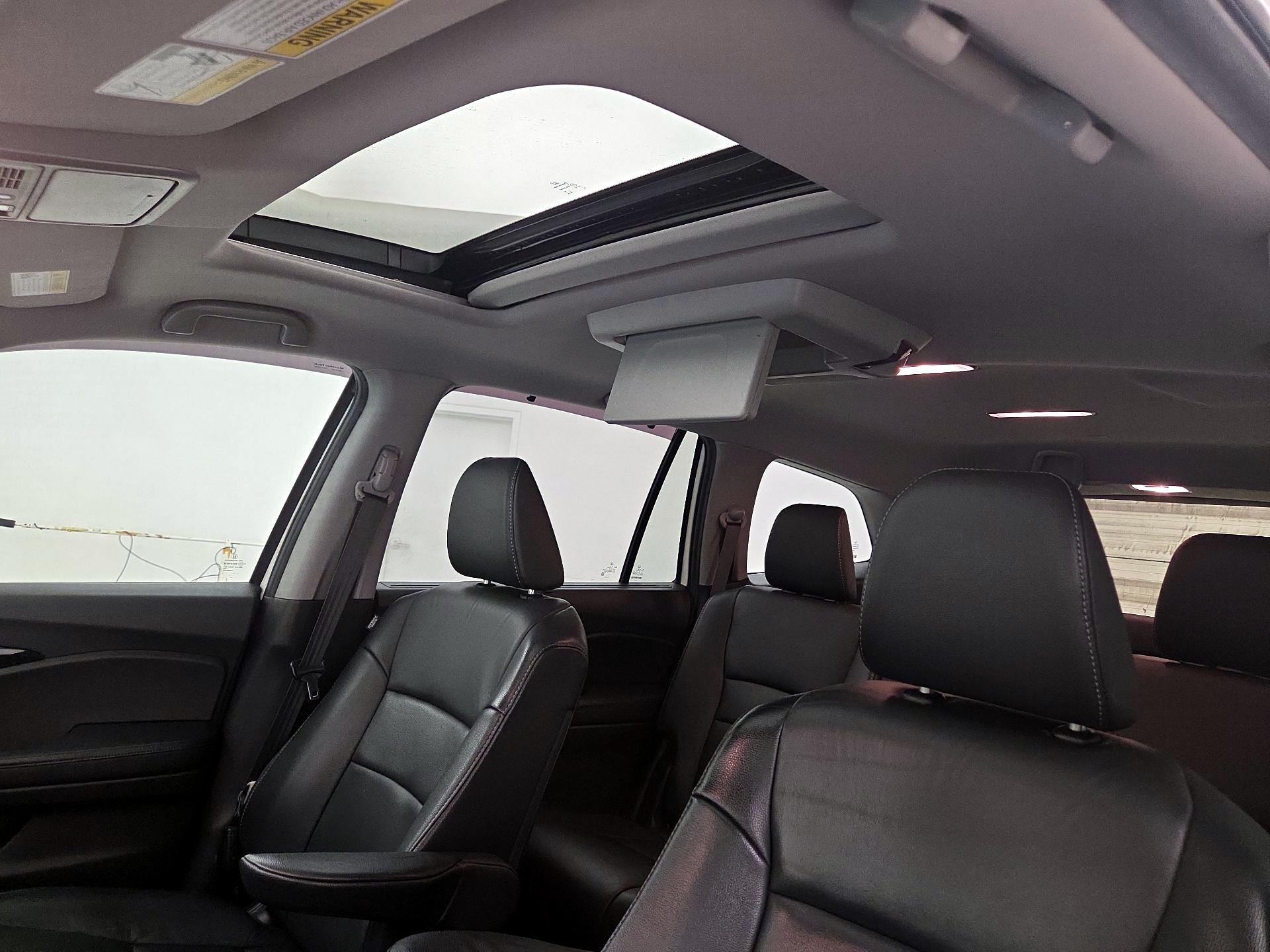 Thumbnail: 2019 Honda Pilot - 20