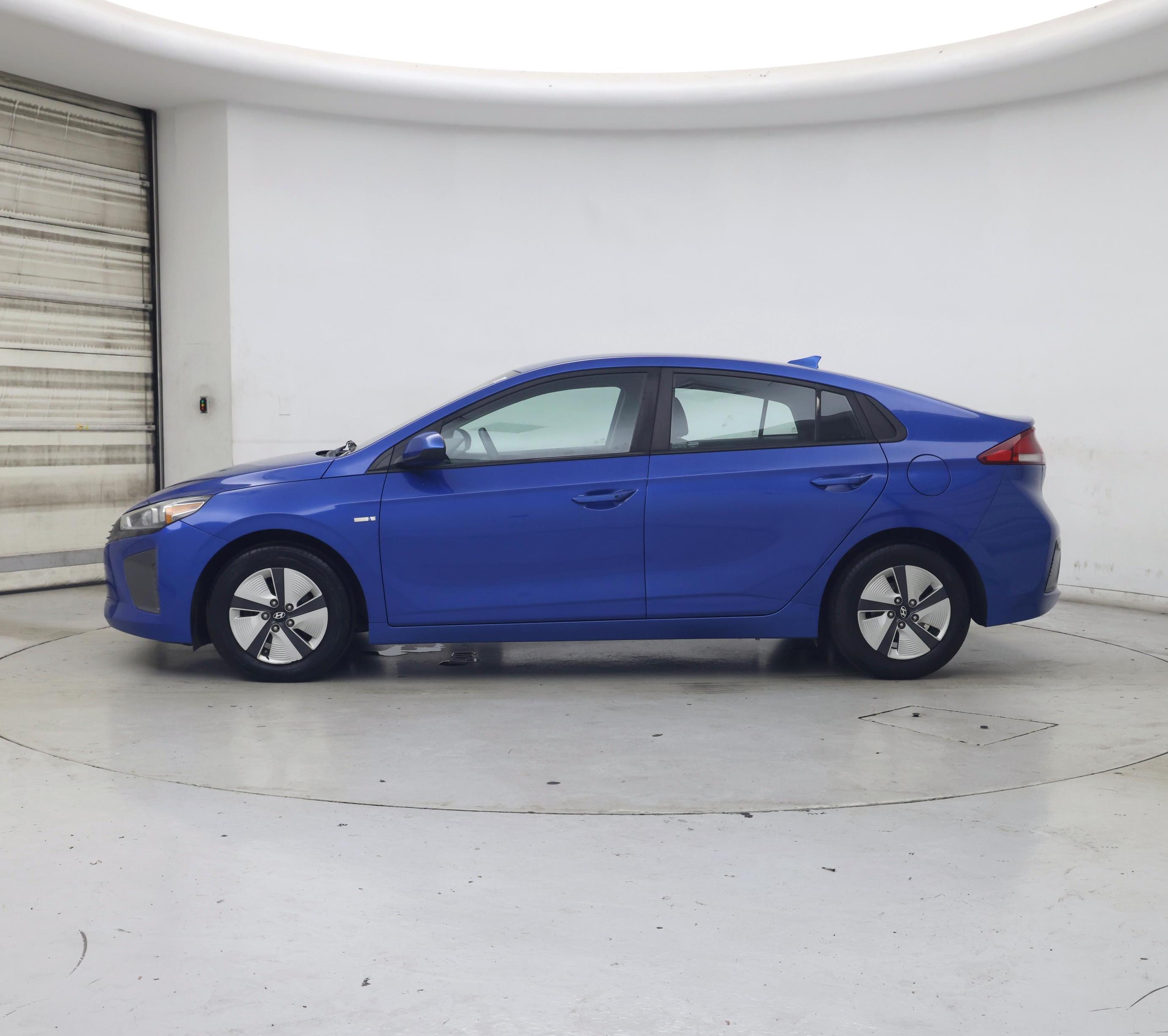 Thumbnail: 2018 Hyundai Ioniq - 3