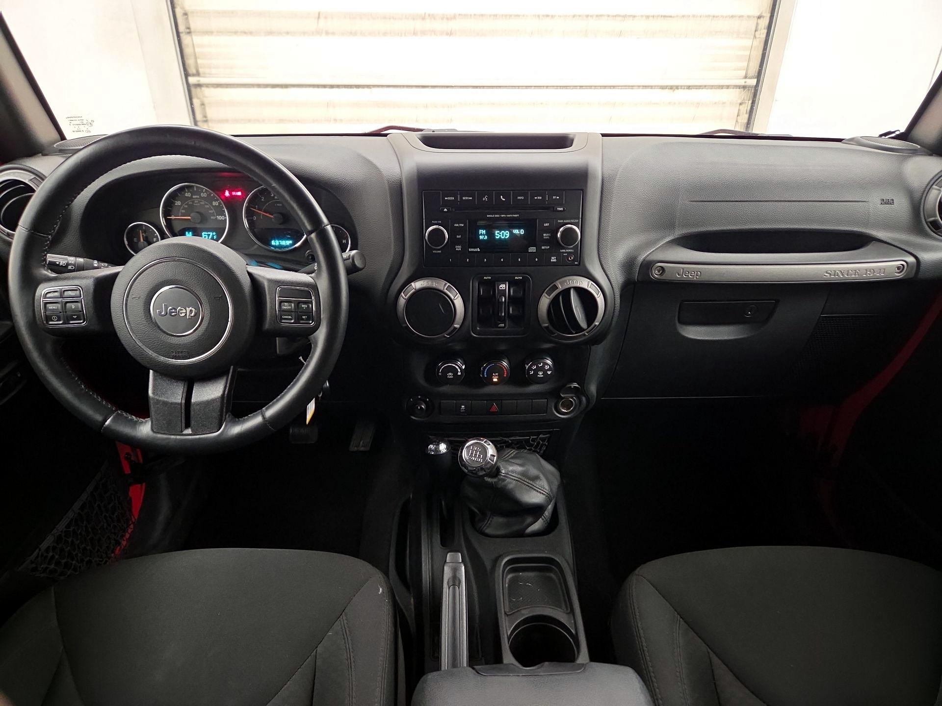 Thumbnail: 2016 Jeep Wrangler - 9