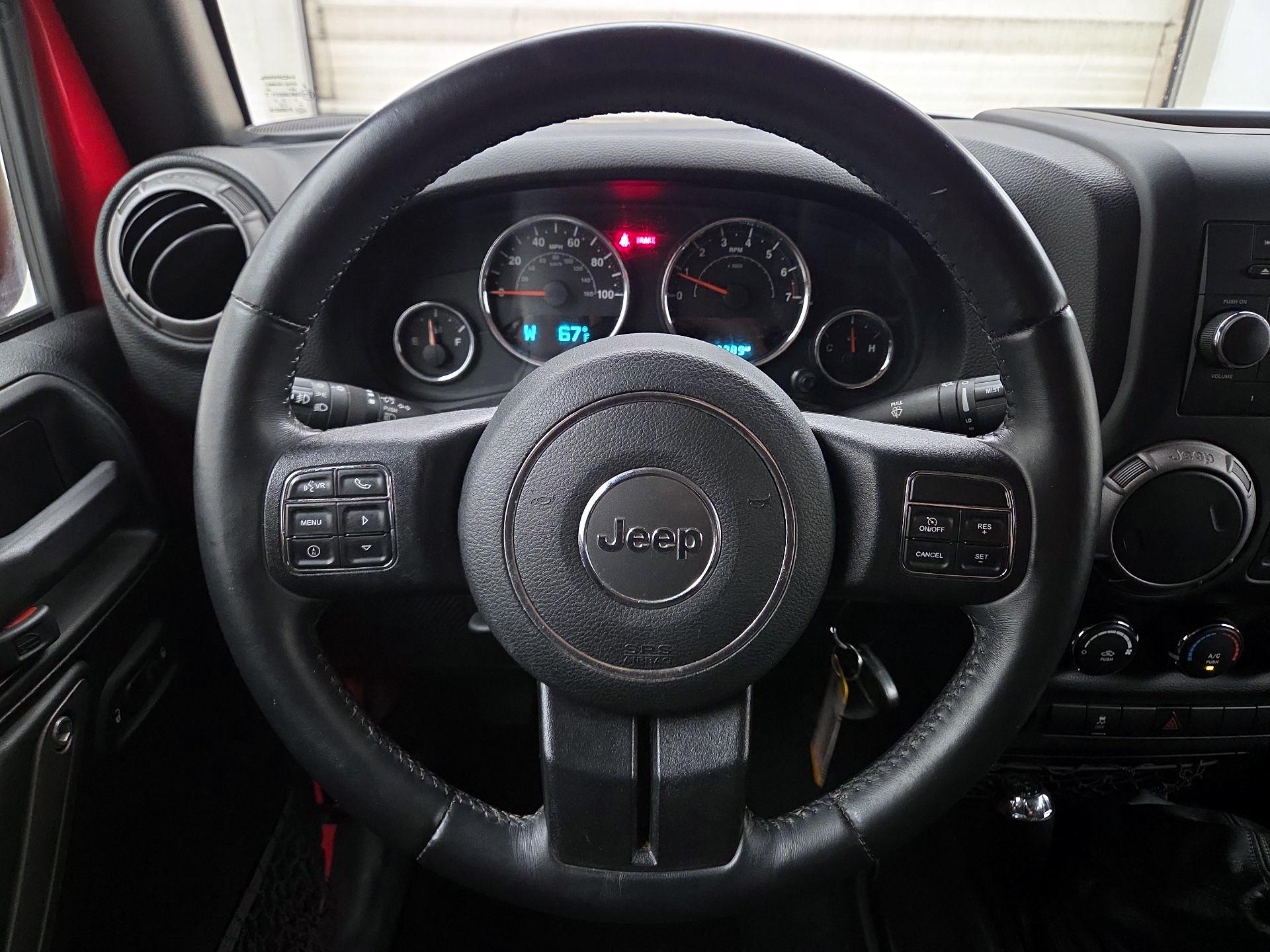 Thumbnail: 2016 Jeep Wrangler - 10