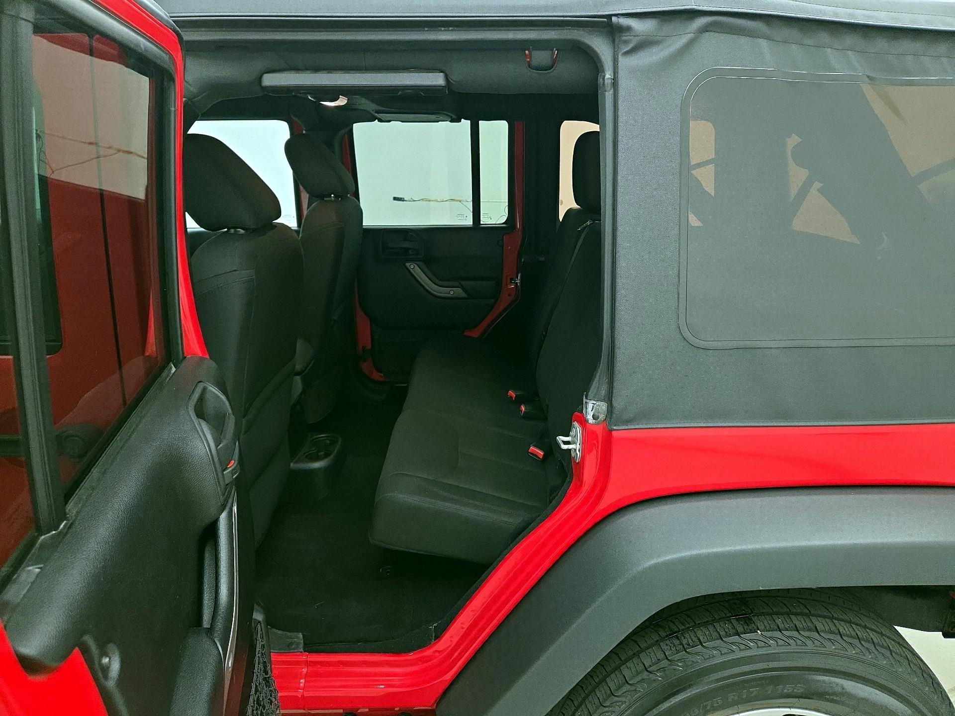 Thumbnail: 2016 Jeep Wrangler - 17