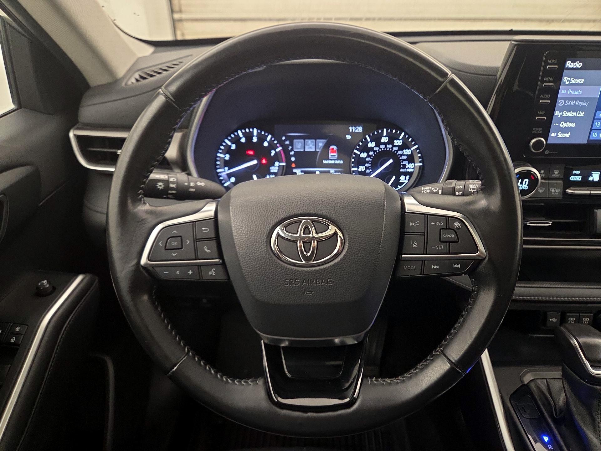 Thumbnail: 2021 Toyota Highlander - 10