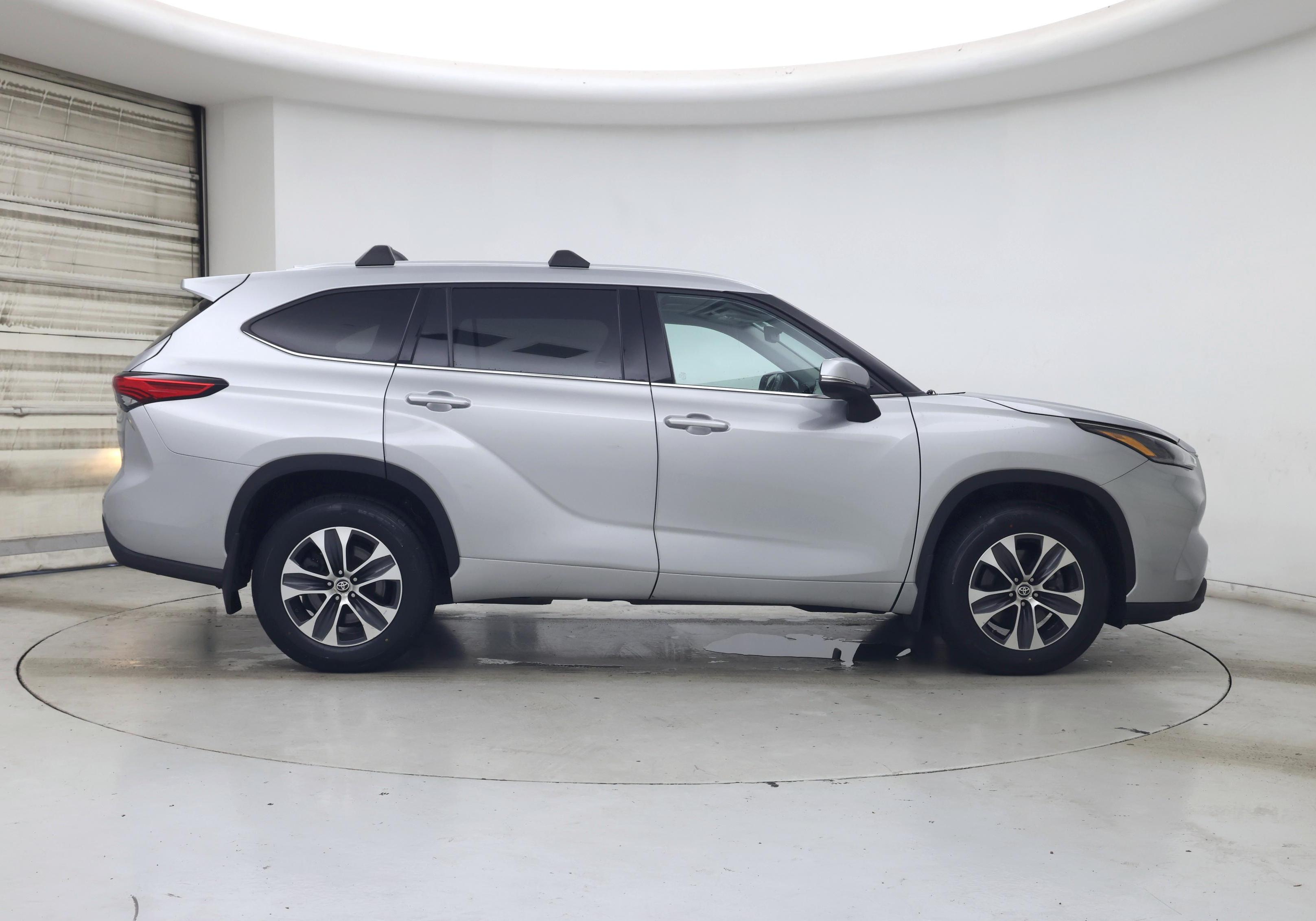 Thumbnail: 2021 Toyota Highlander - 7