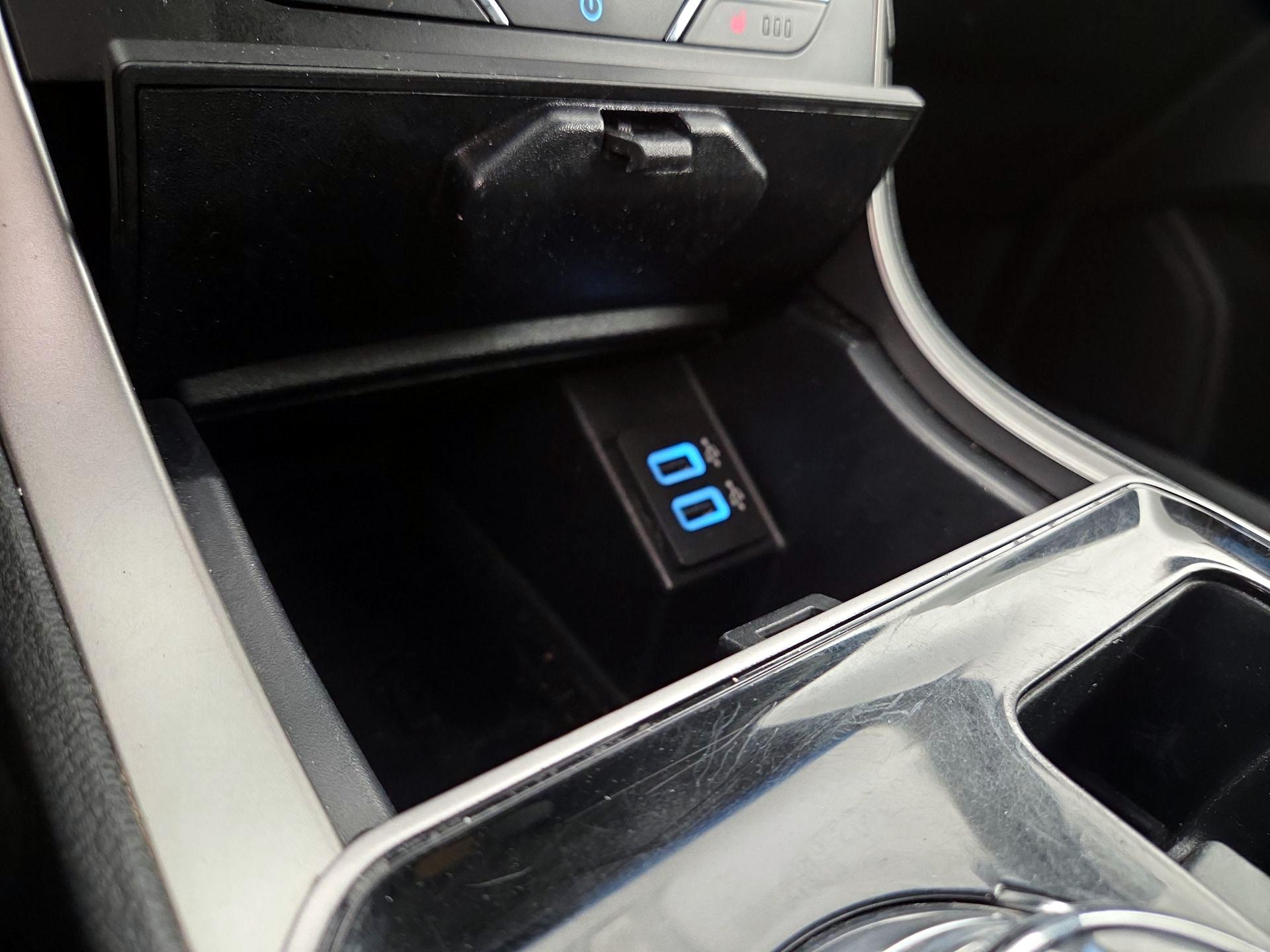 Thumbnail: 2020 Ford Edge - 17
