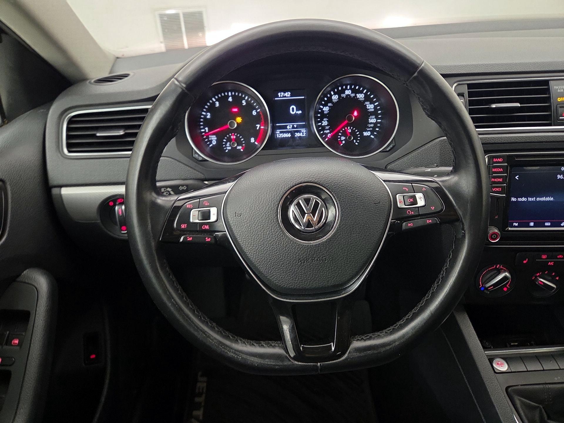 Thumbnail: 2017 Volkswagen Jetta - 10