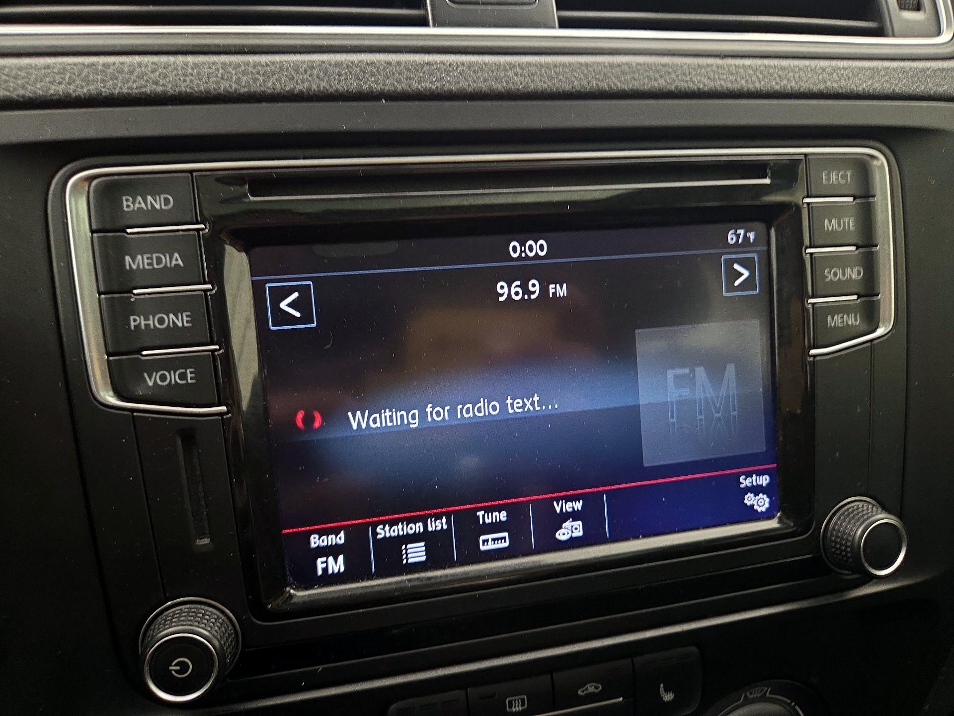 Thumbnail: 2017 Volkswagen Jetta - 15