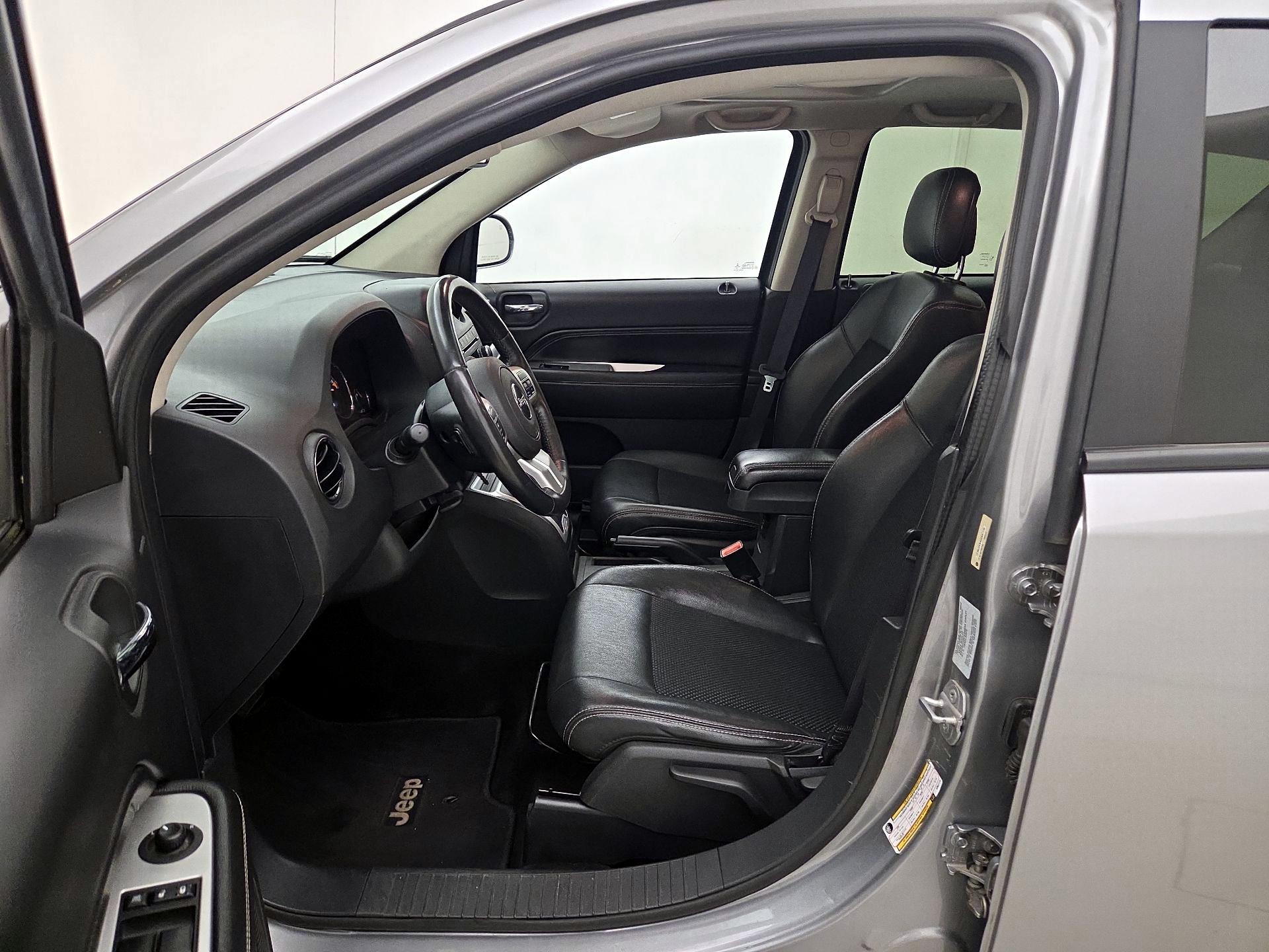 Thumbnail: 2016 Jeep Compass - 11