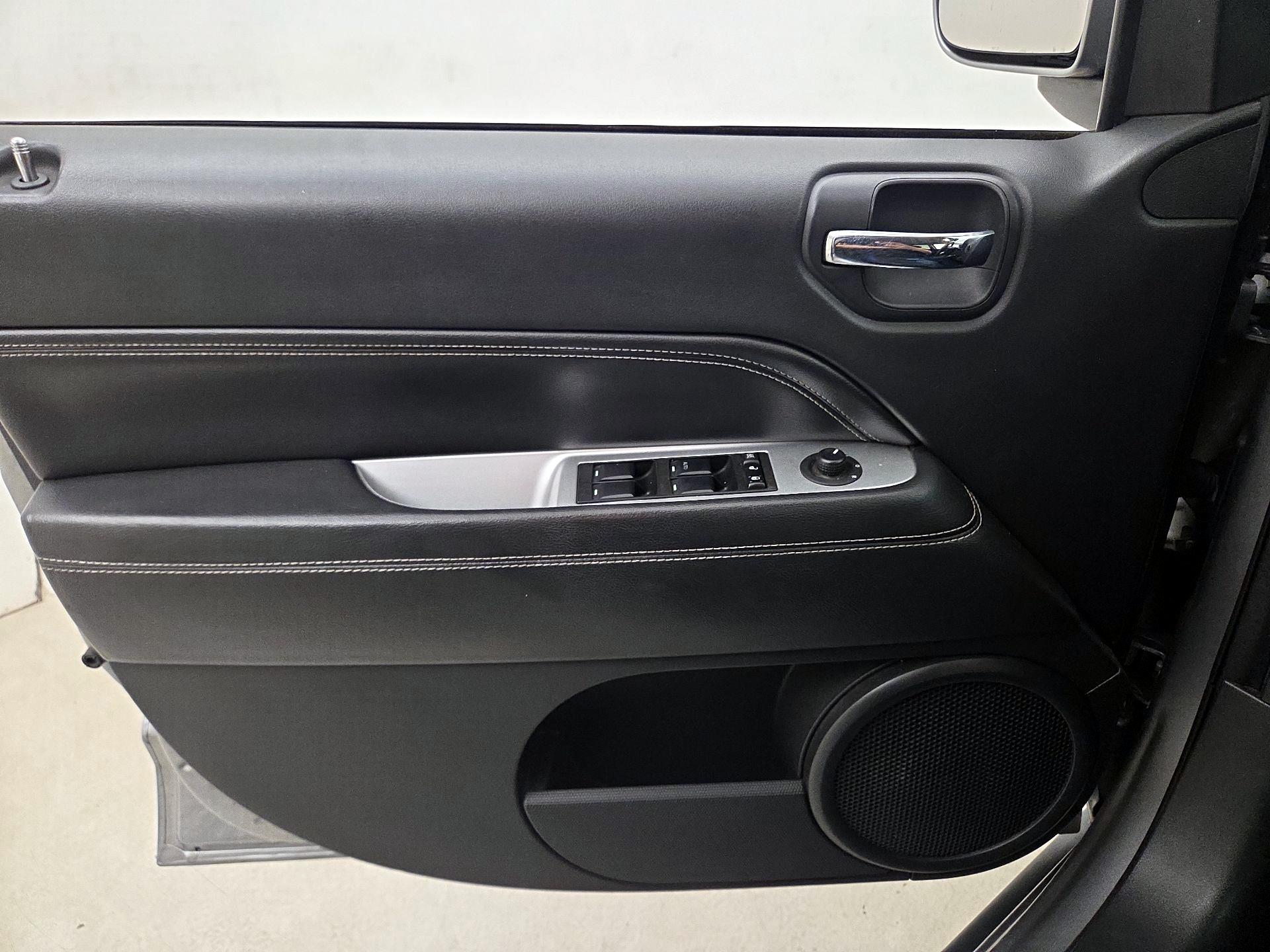 Thumbnail: 2016 Jeep Compass - 12