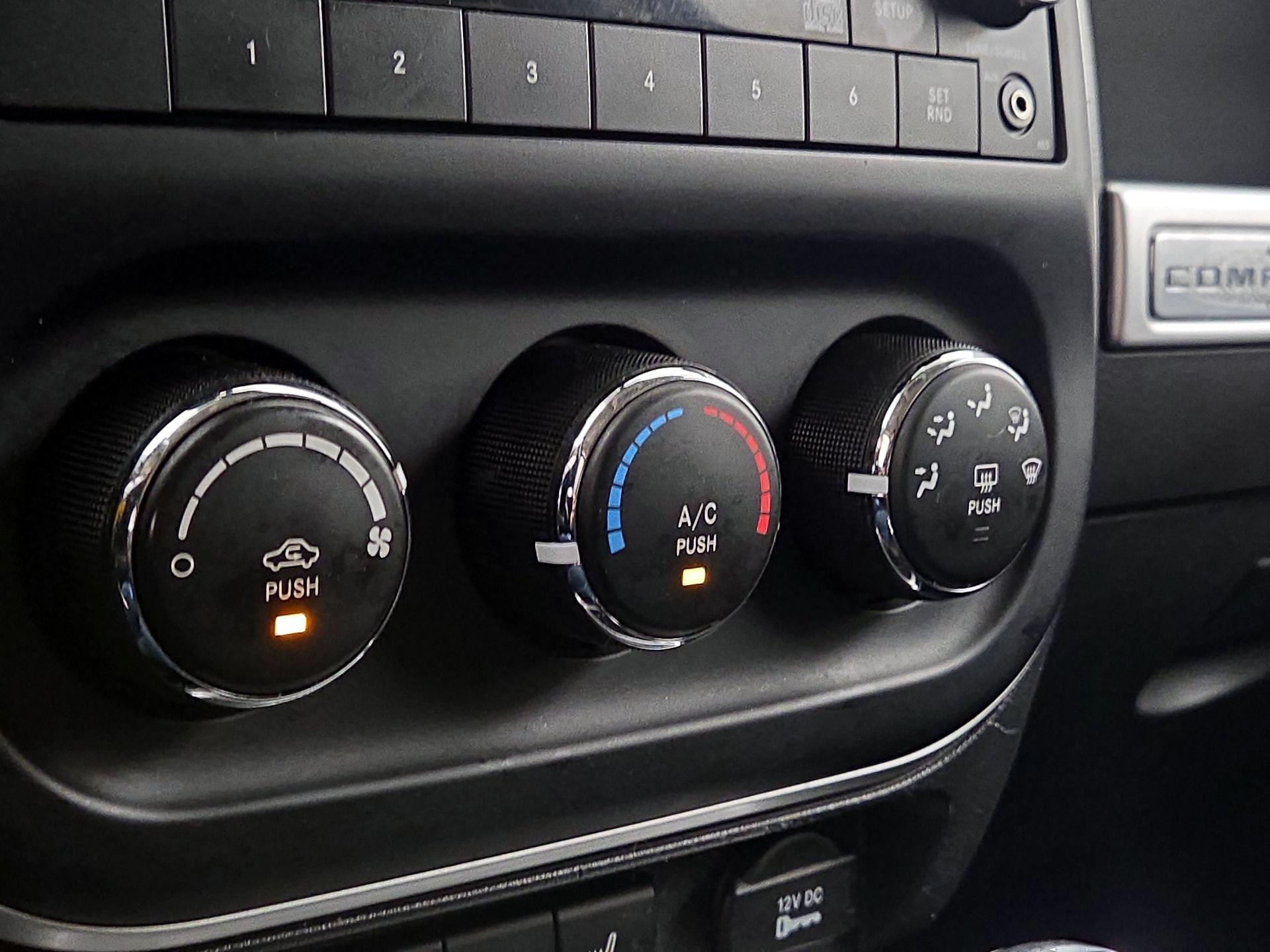 Thumbnail: 2016 Jeep Compass - 14
