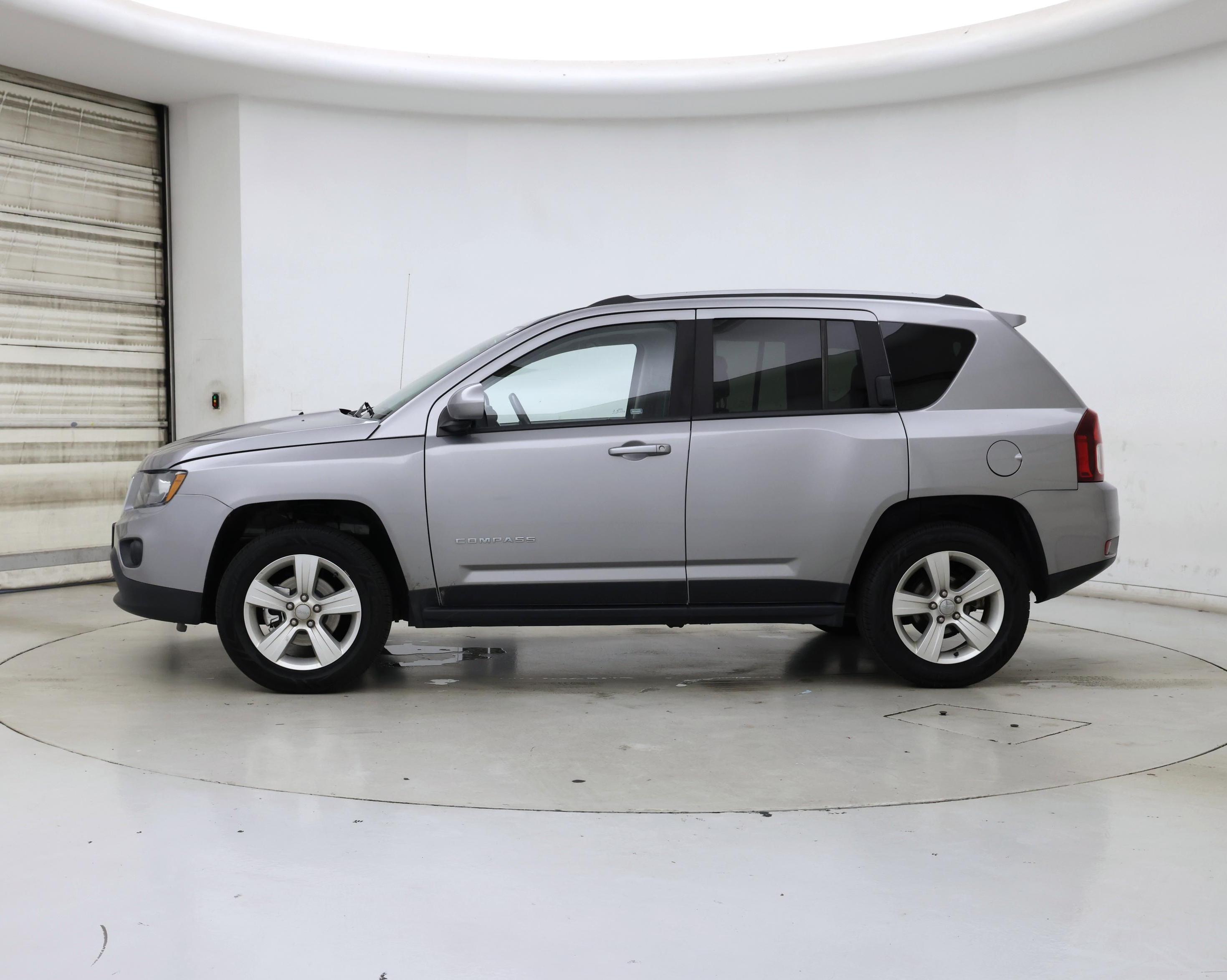 Thumbnail: 2016 Jeep Compass - 3
