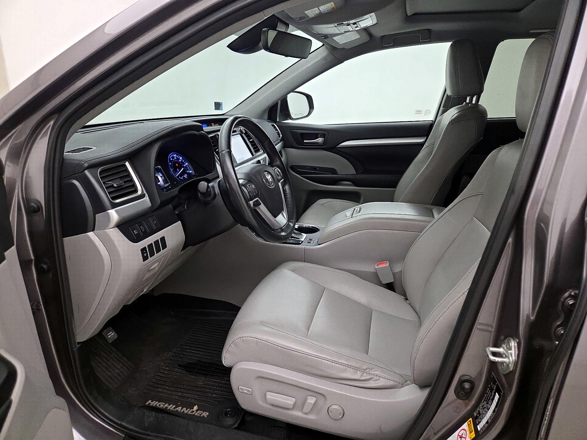Thumbnail: 2019 Toyota Highlander - 11
