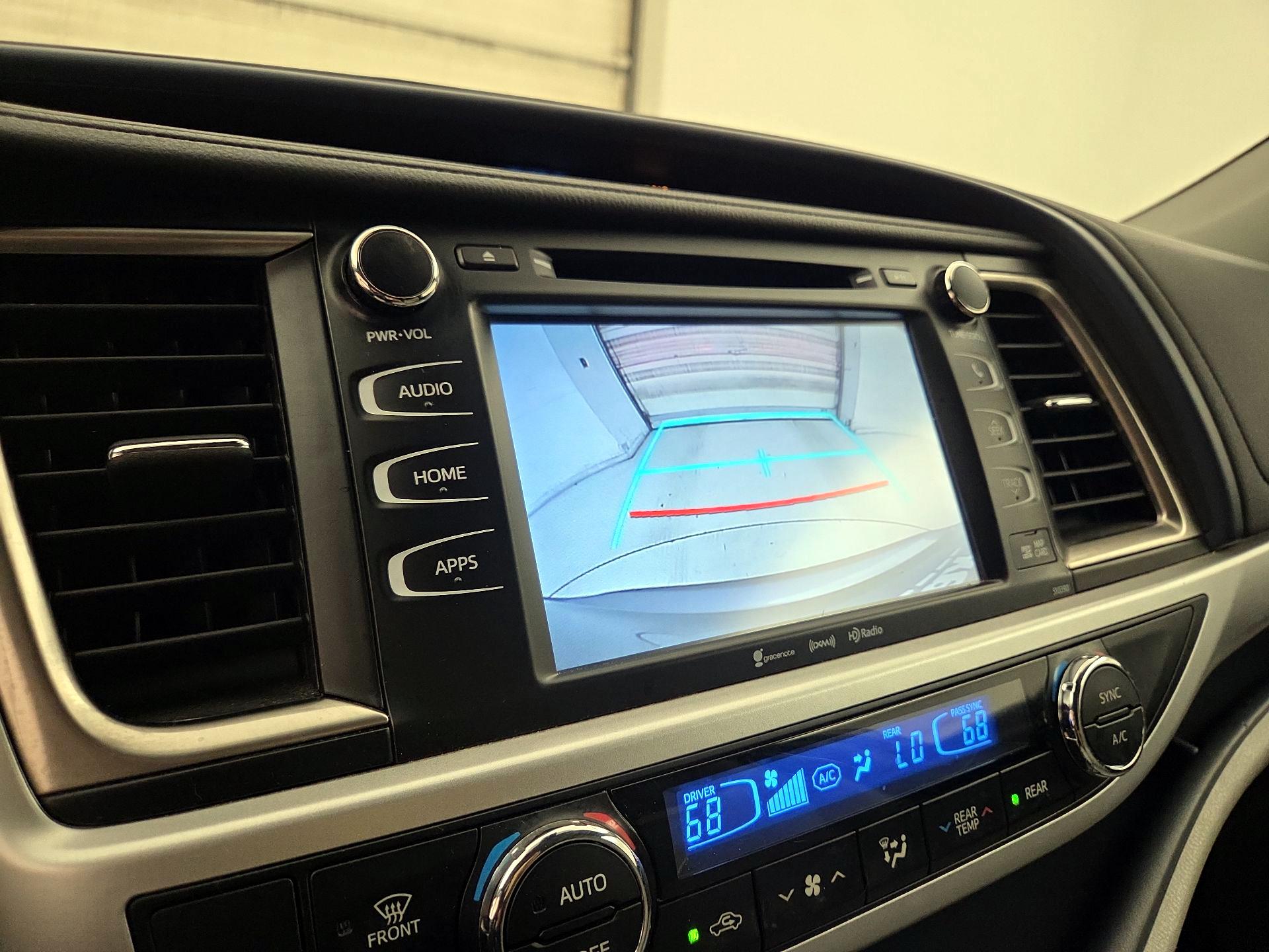 Thumbnail: 2019 Toyota Highlander - 15
