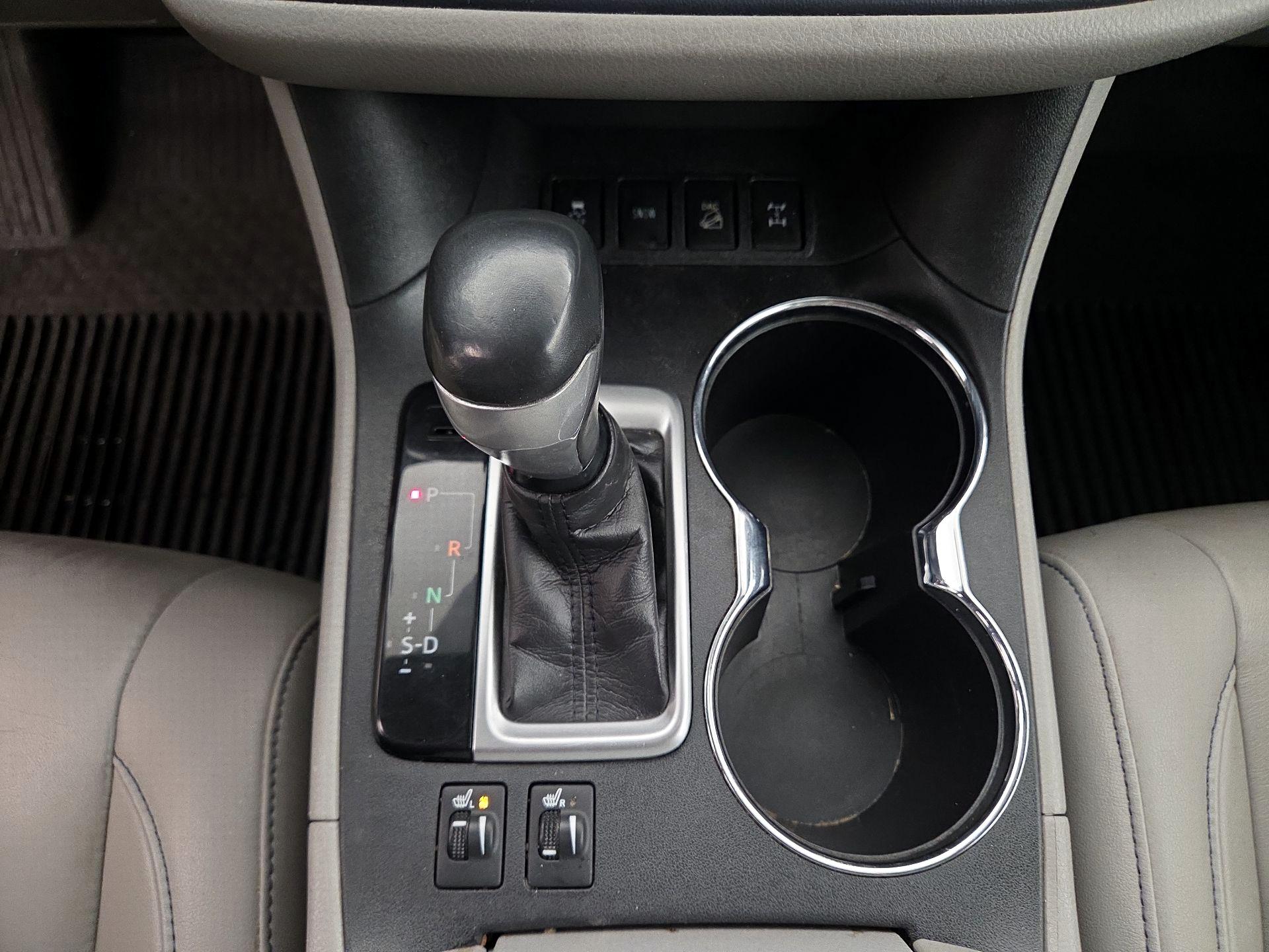 Thumbnail: 2019 Toyota Highlander - 18