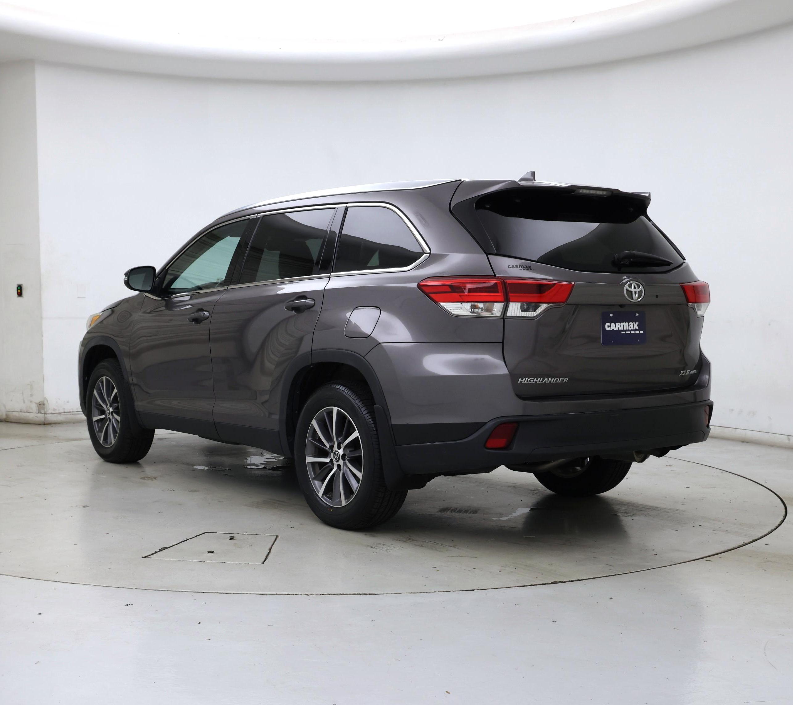 Thumbnail: 2019 Toyota Highlander - 2