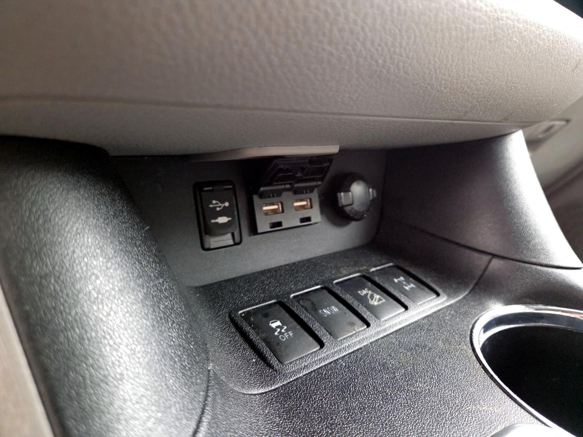 Thumbnail: 2019 Toyota Highlander - 19