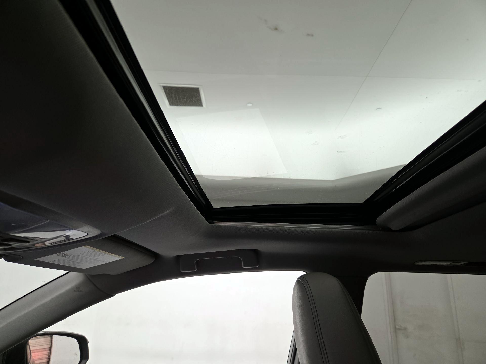 Thumbnail: 2019 Toyota Highlander - 20