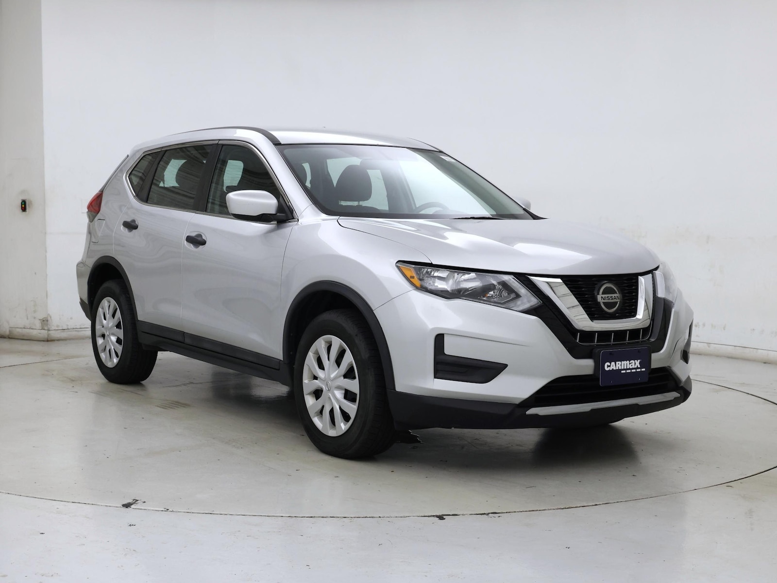 2018 Nissan Rogue S - Photo 2