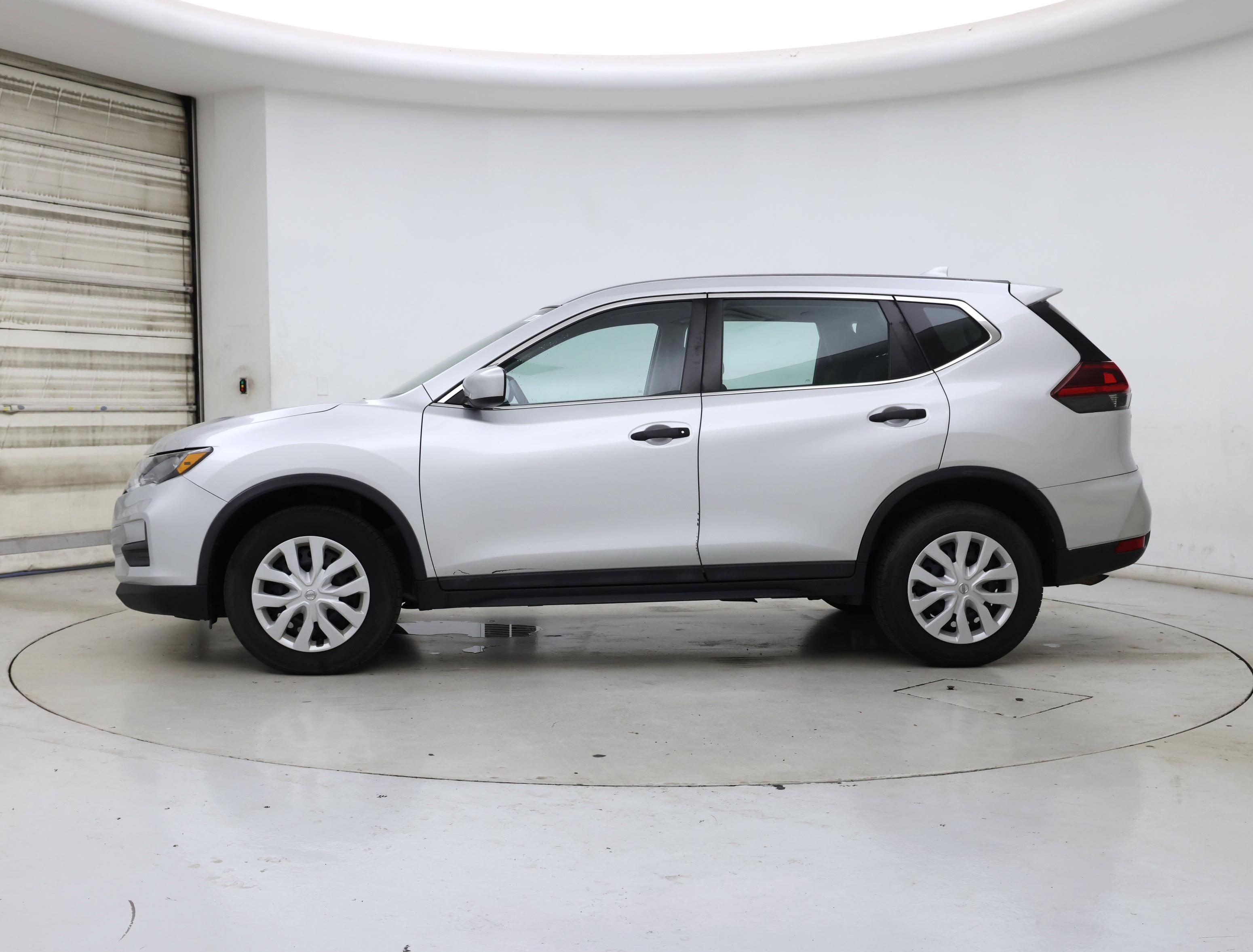 Thumbnail: 2018 Nissan Rogue - 3