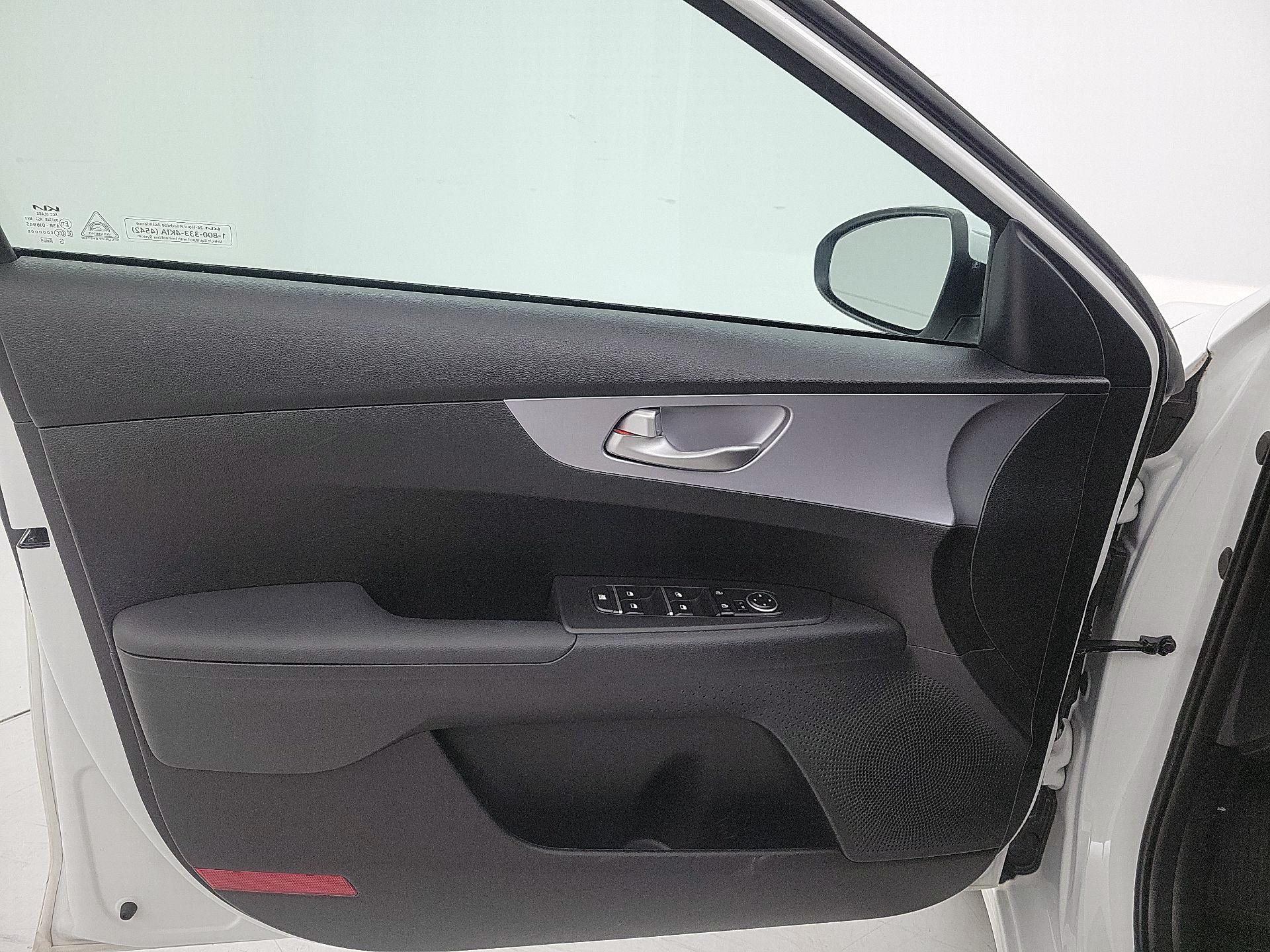 Thumbnail: 2024 Kia Forte - 12