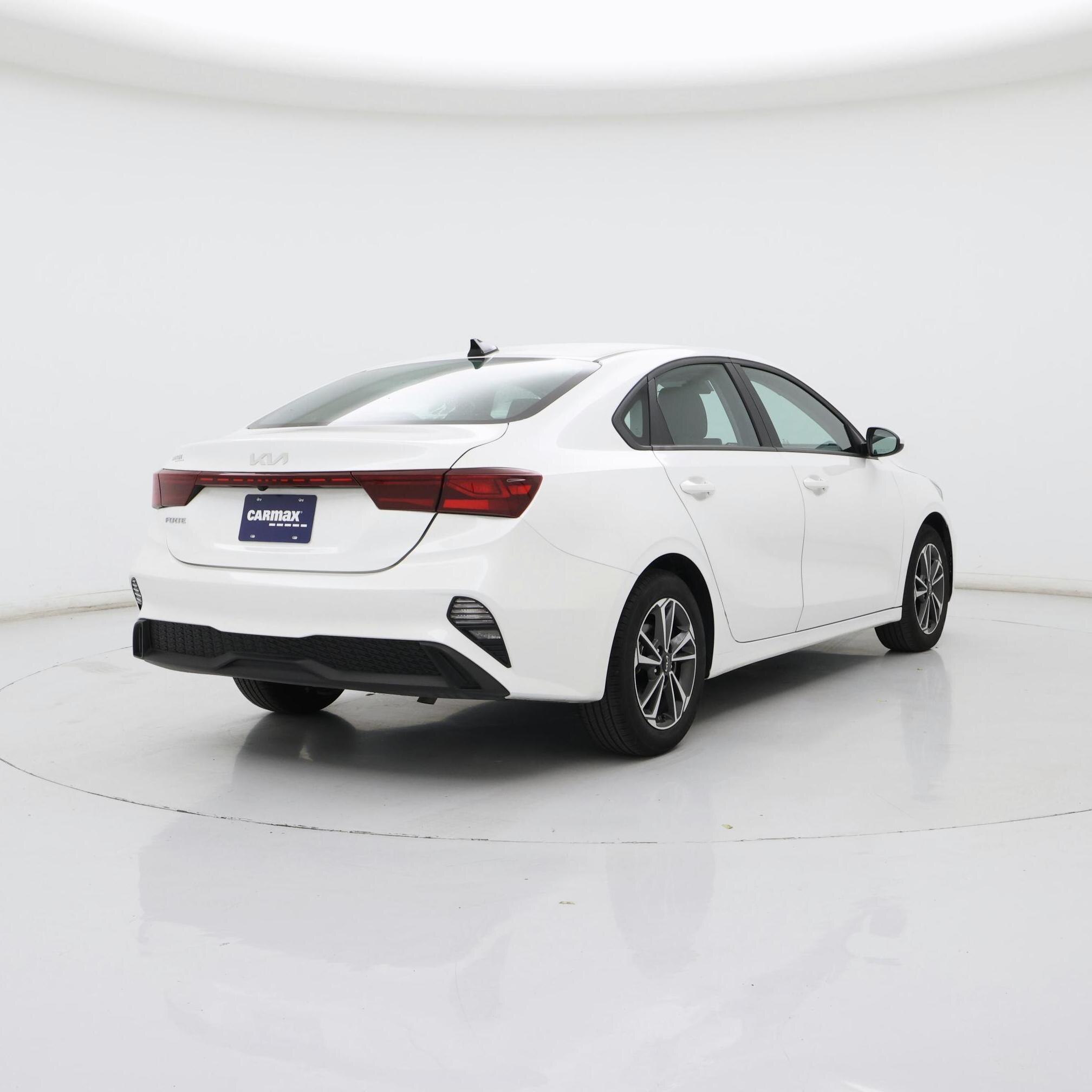 Thumbnail: 2024 Kia Forte - 8