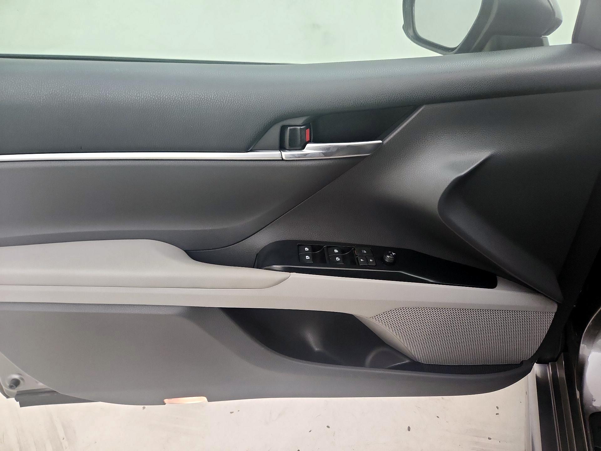 Thumbnail: 2018 Toyota Camry - 12