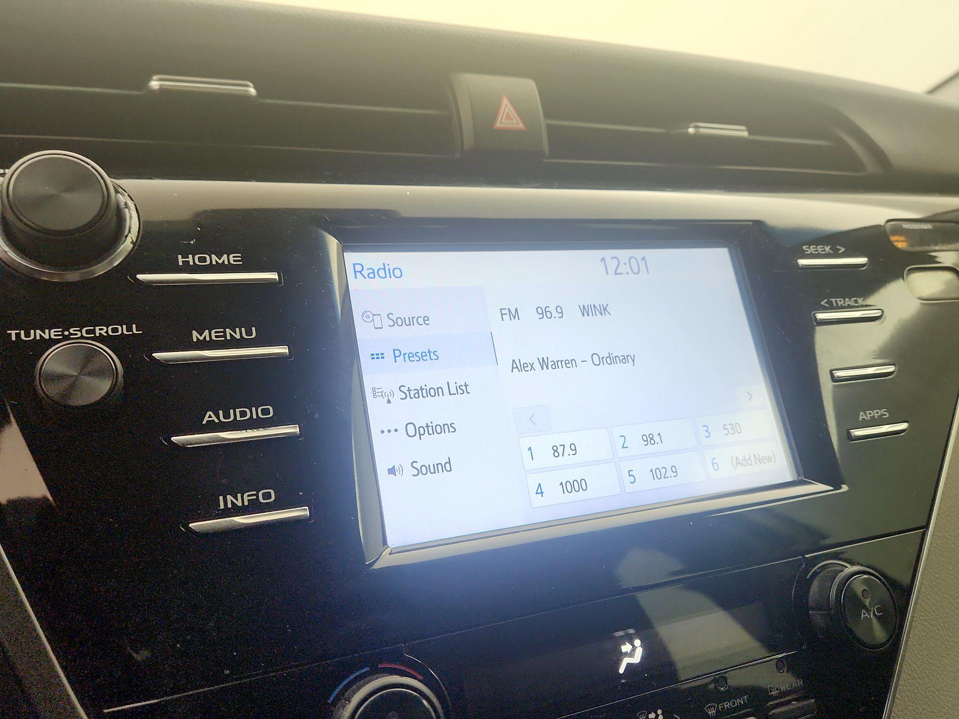 Thumbnail: 2018 Toyota Camry - 15