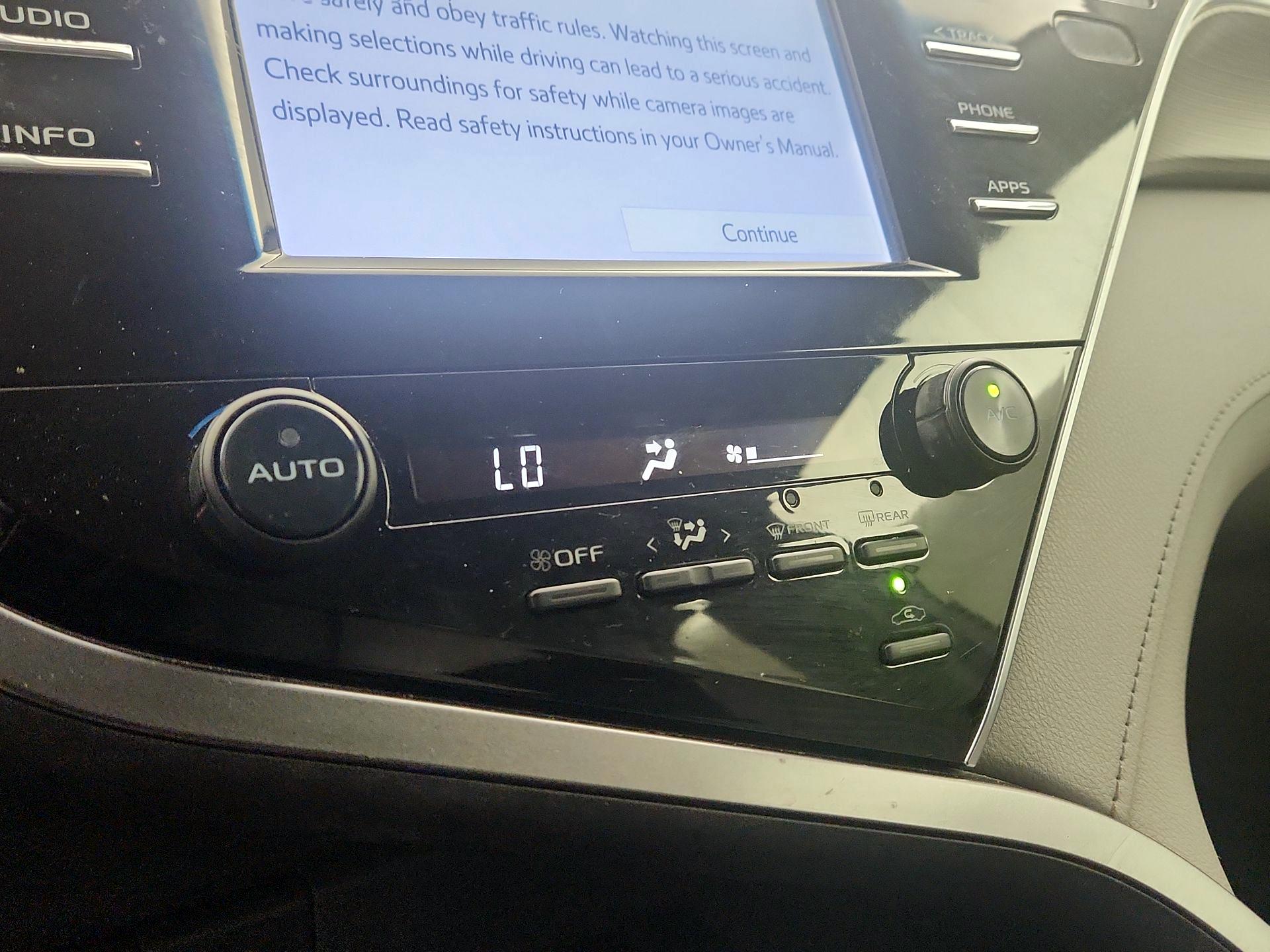 Thumbnail: 2018 Toyota Camry - 16