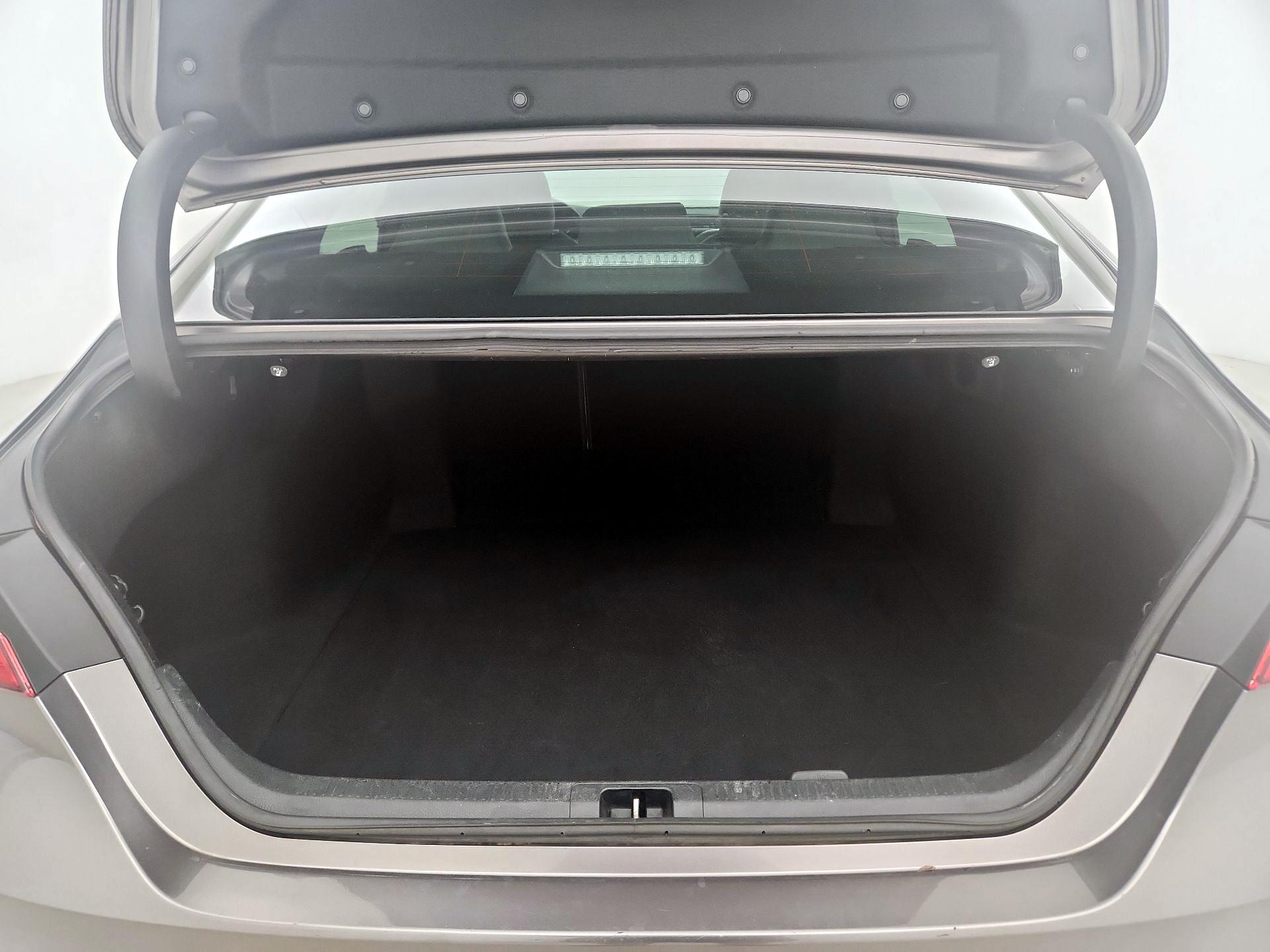 Thumbnail: 2018 Toyota Camry - 20