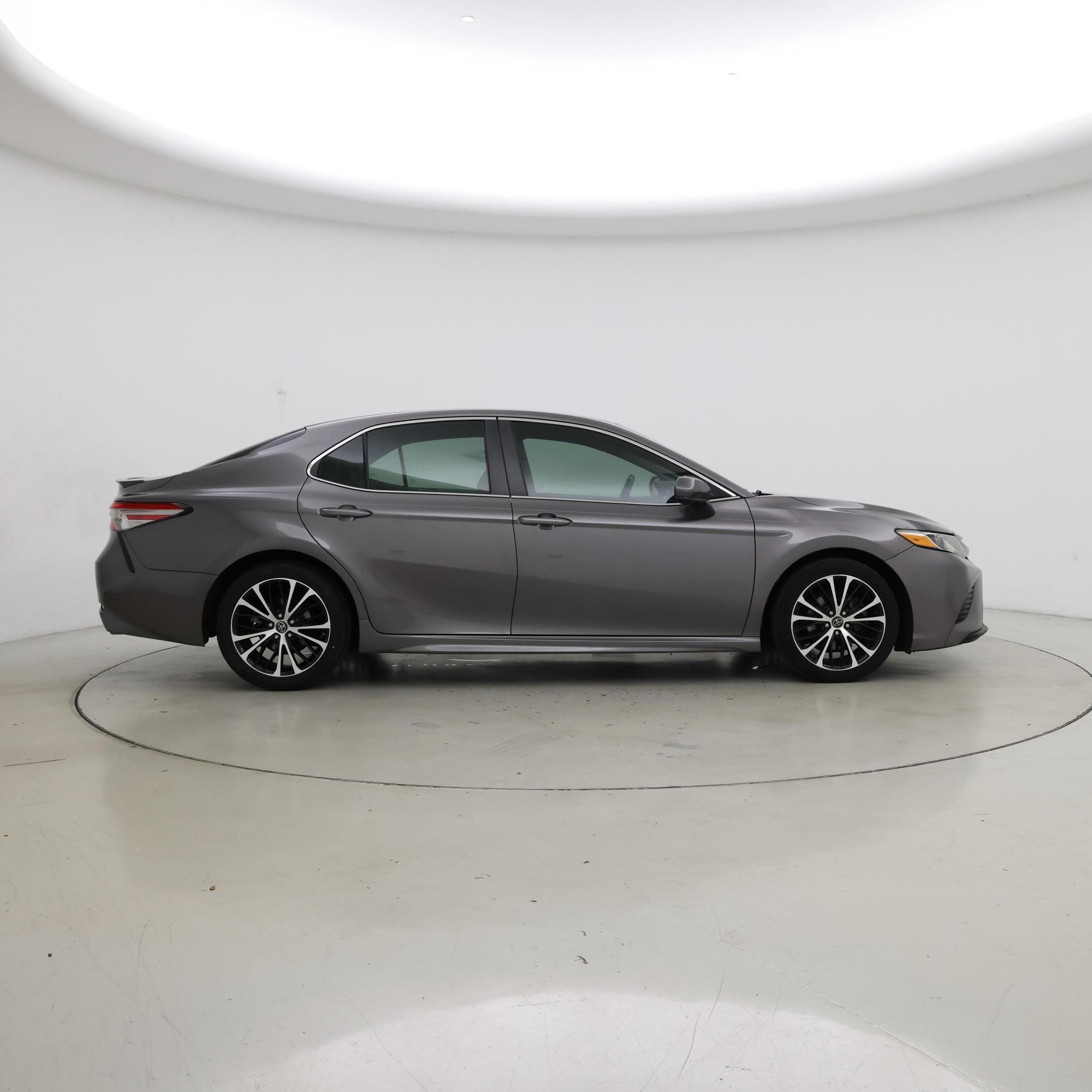 Thumbnail: 2018 Toyota Camry - 7