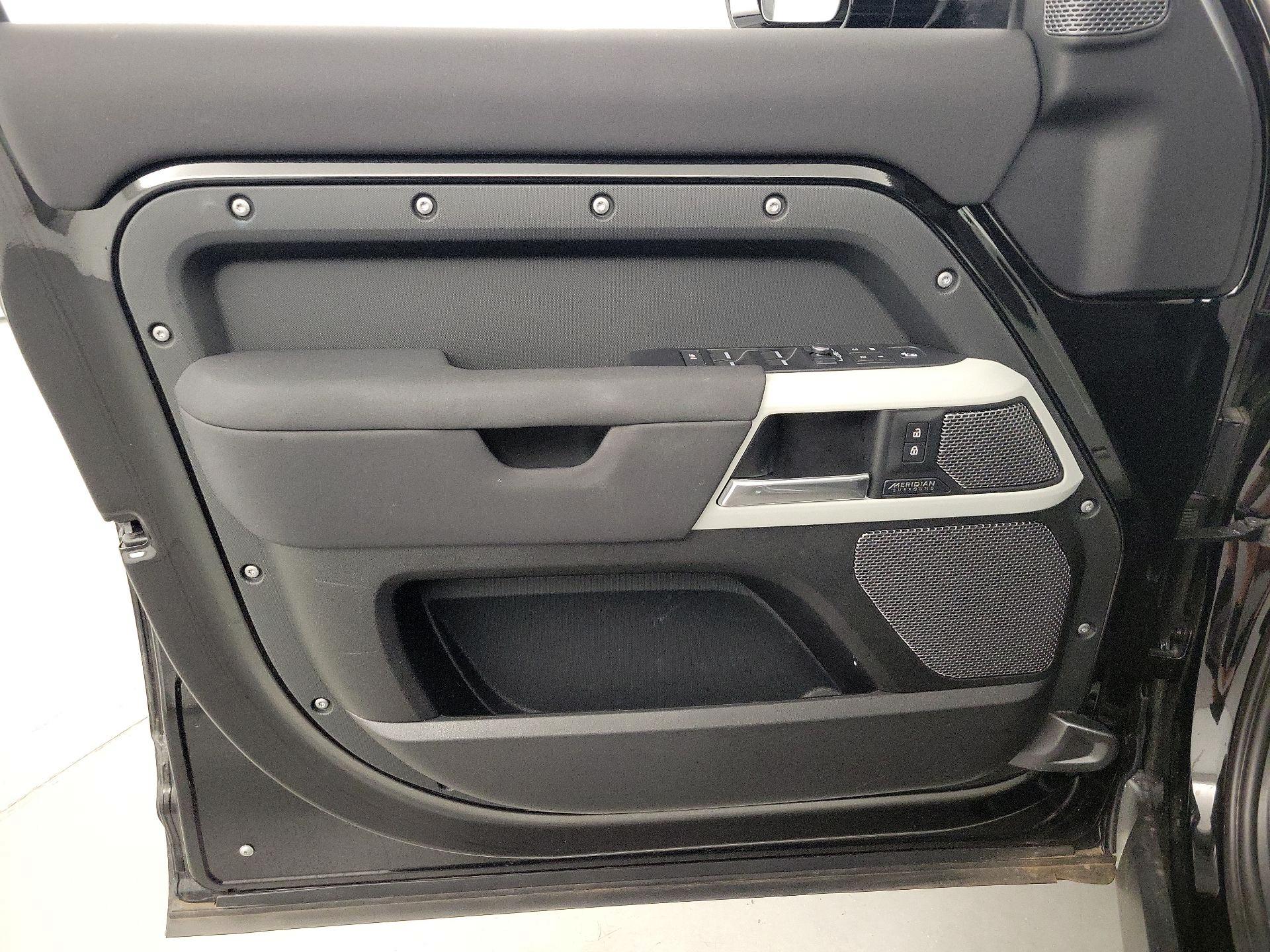 Thumbnail: 2022 Land Rover Defender - 12