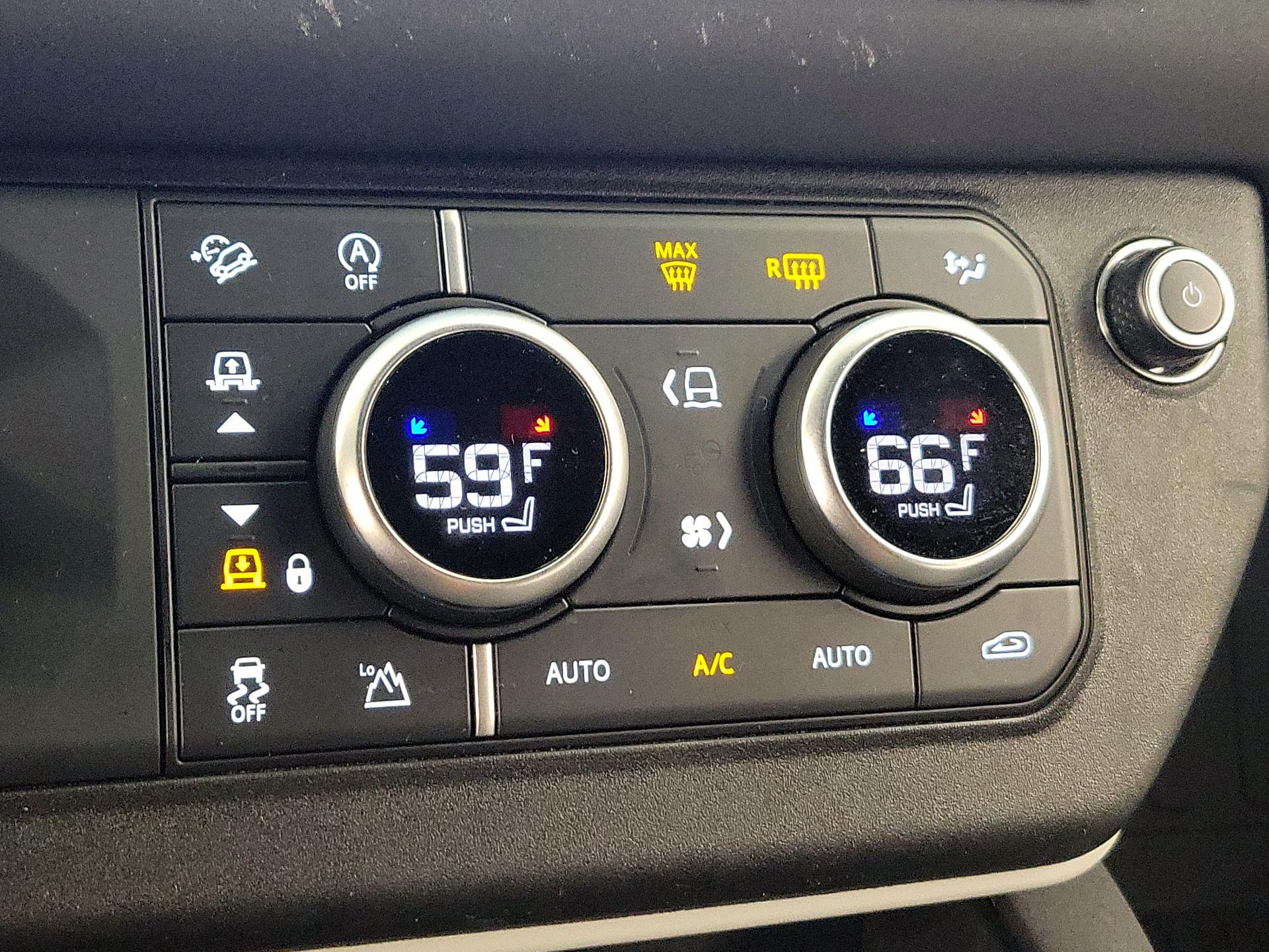 Thumbnail: 2022 Land Rover Defender - 17