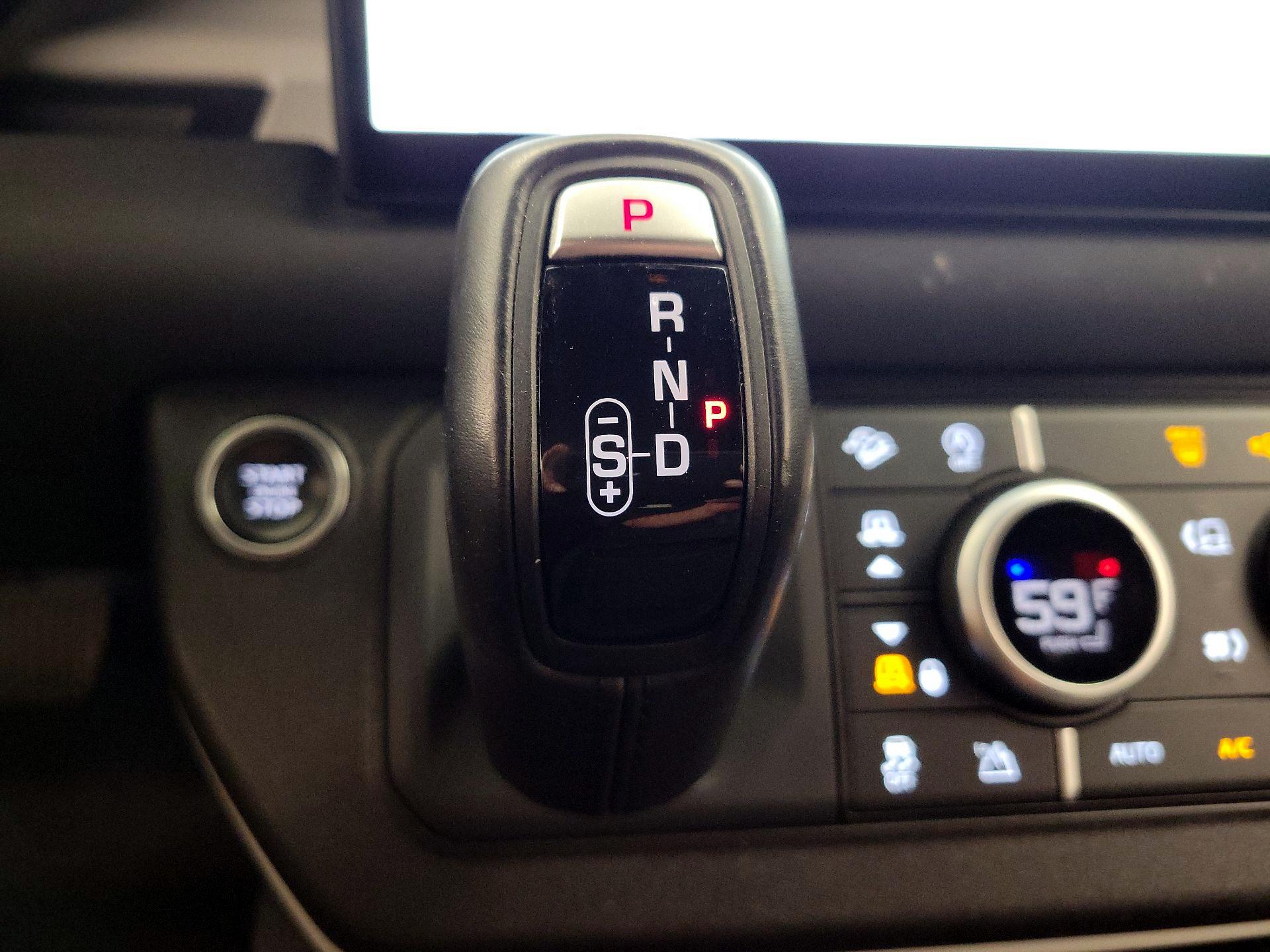 Thumbnail: 2022 Land Rover Defender - 18