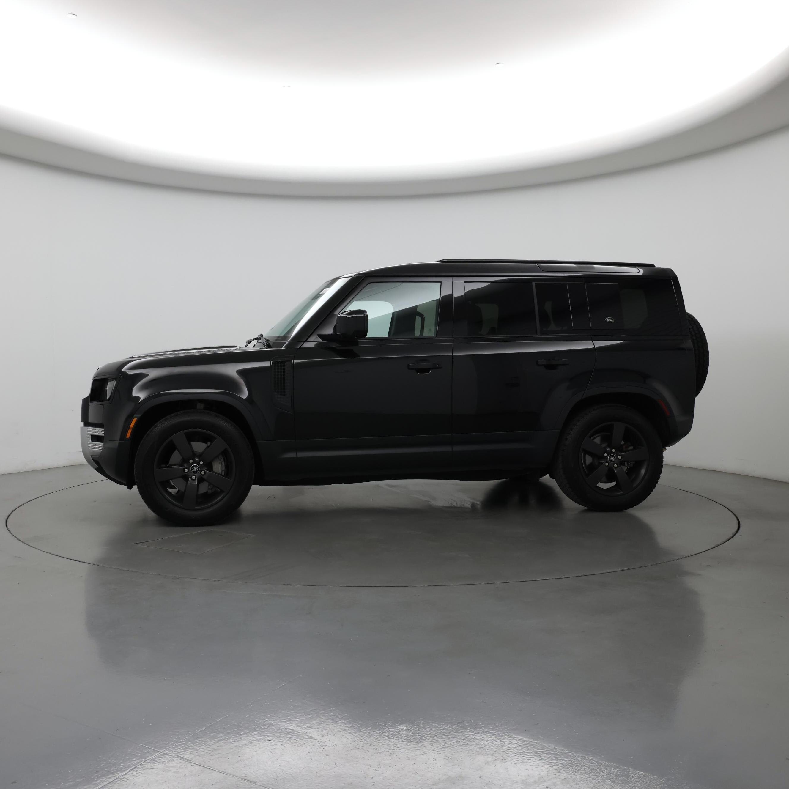 Thumbnail: 2022 Land Rover Defender - 3