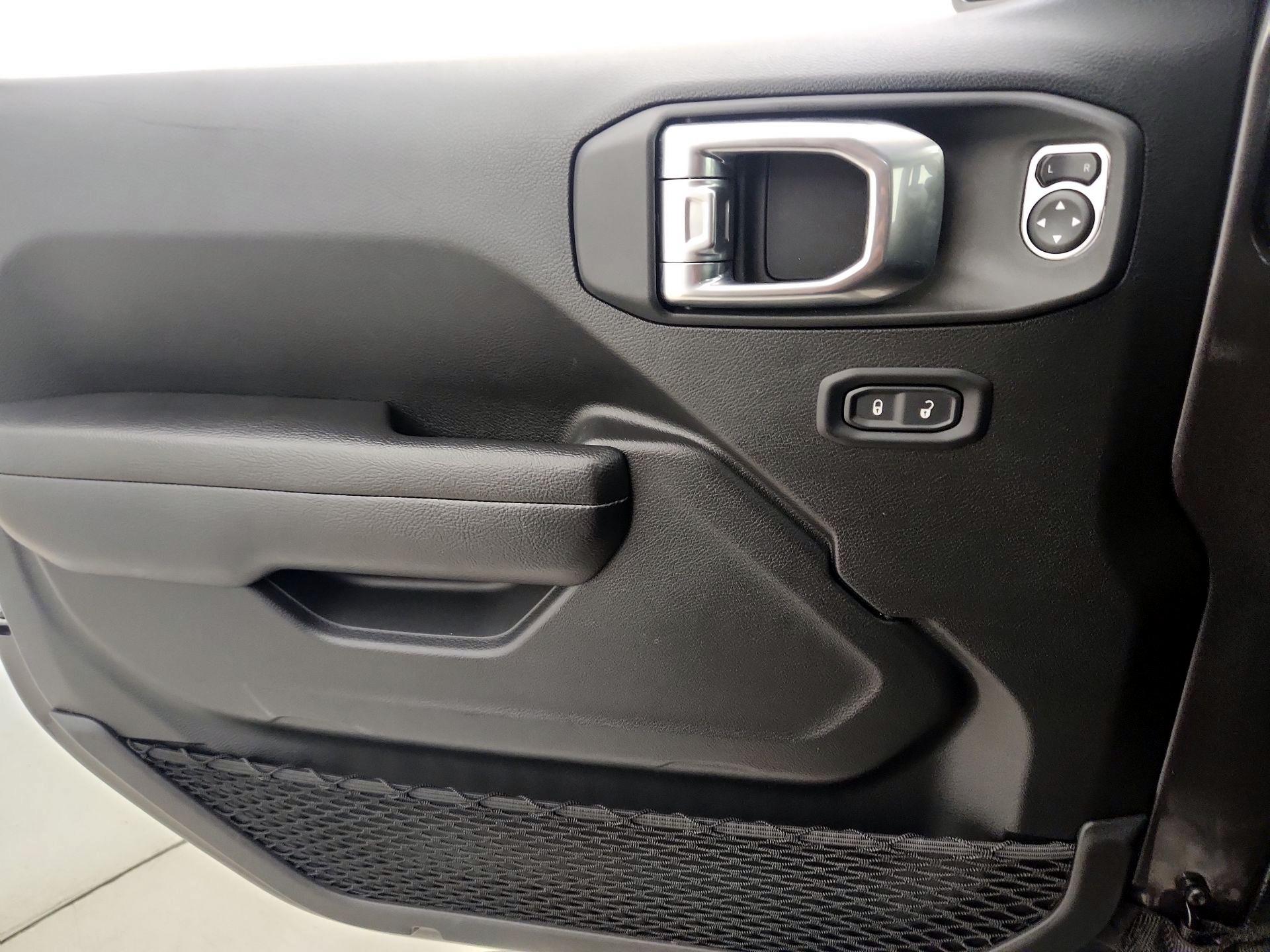 Thumbnail: 2025 Jeep Wrangler - 12