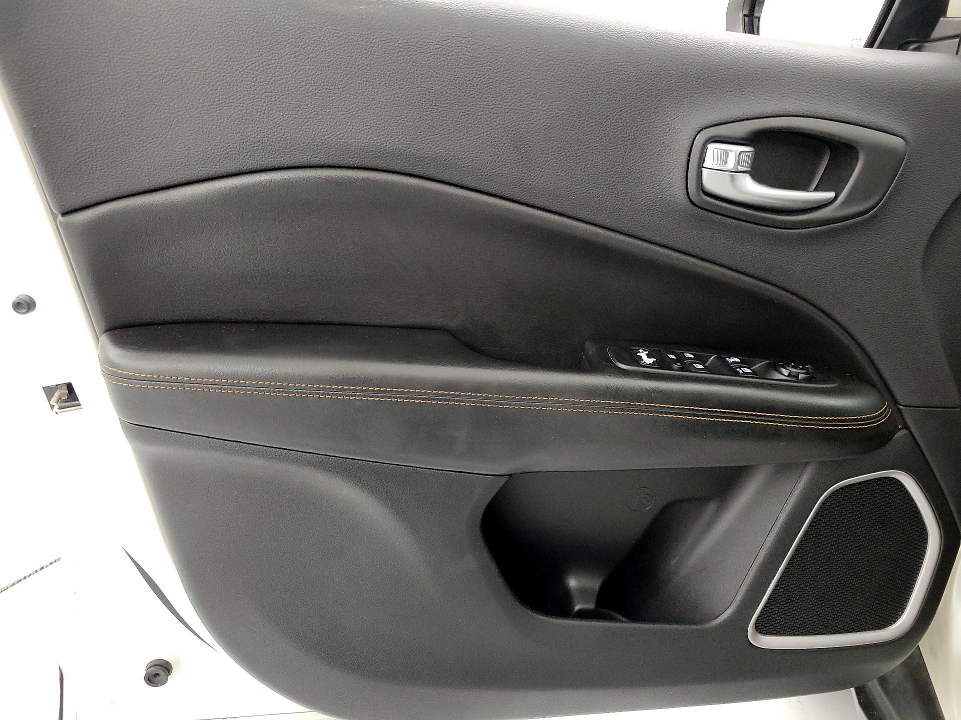 Thumbnail: 2018 Jeep Compass - 12