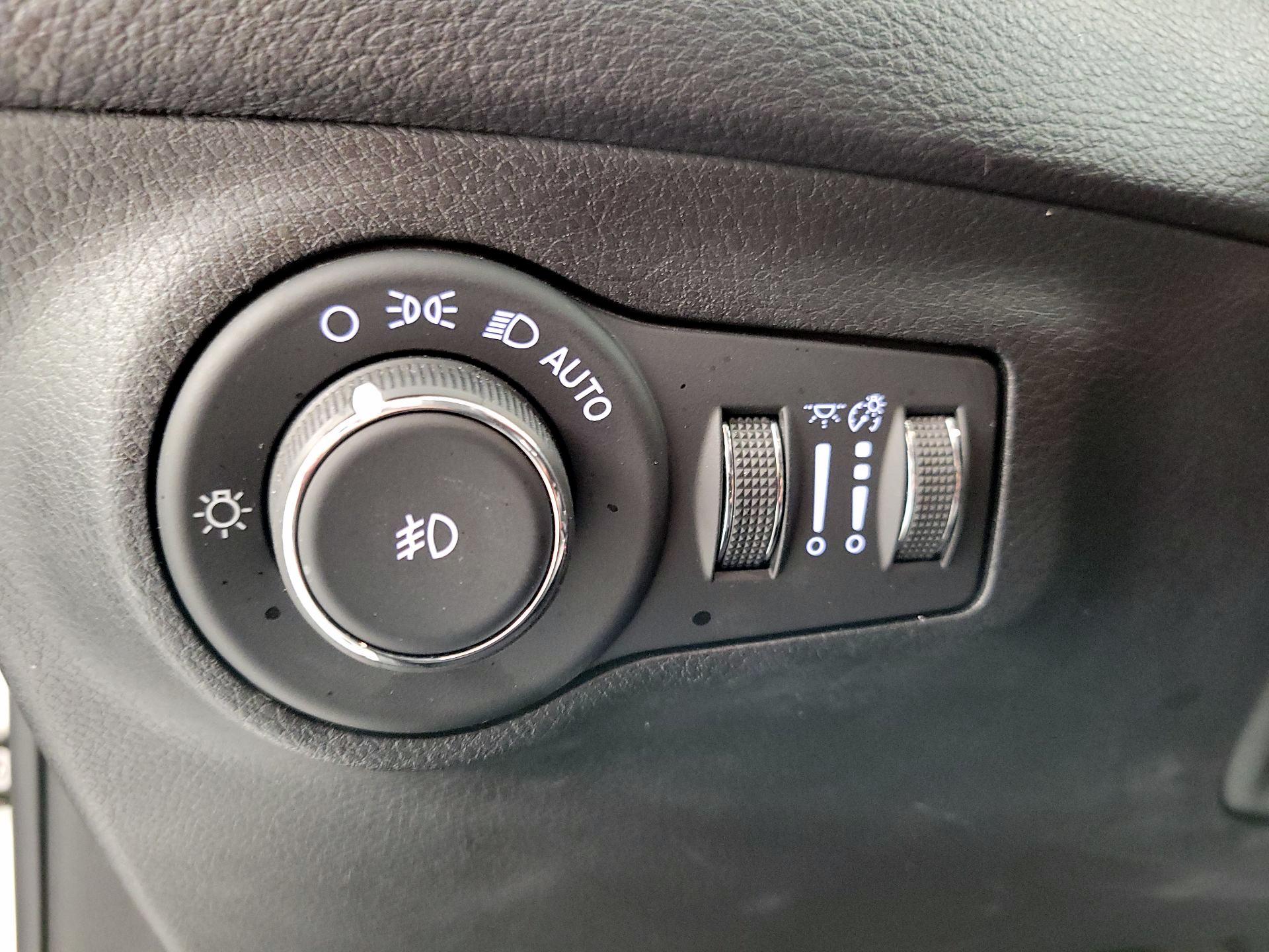 Thumbnail: 2018 Jeep Compass - 13