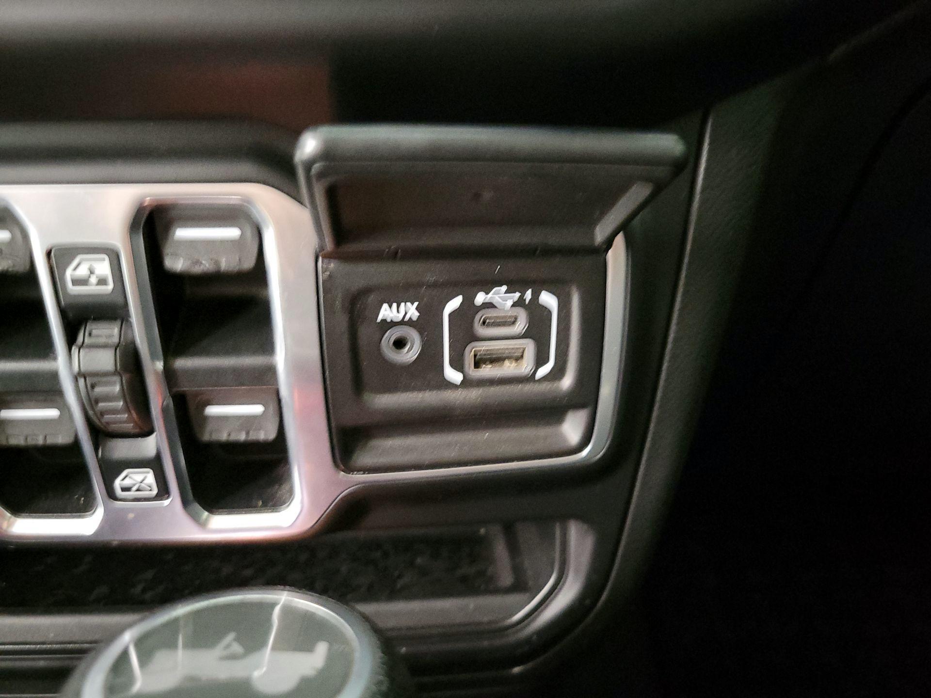 Thumbnail: 2020 Jeep Wrangler - 18