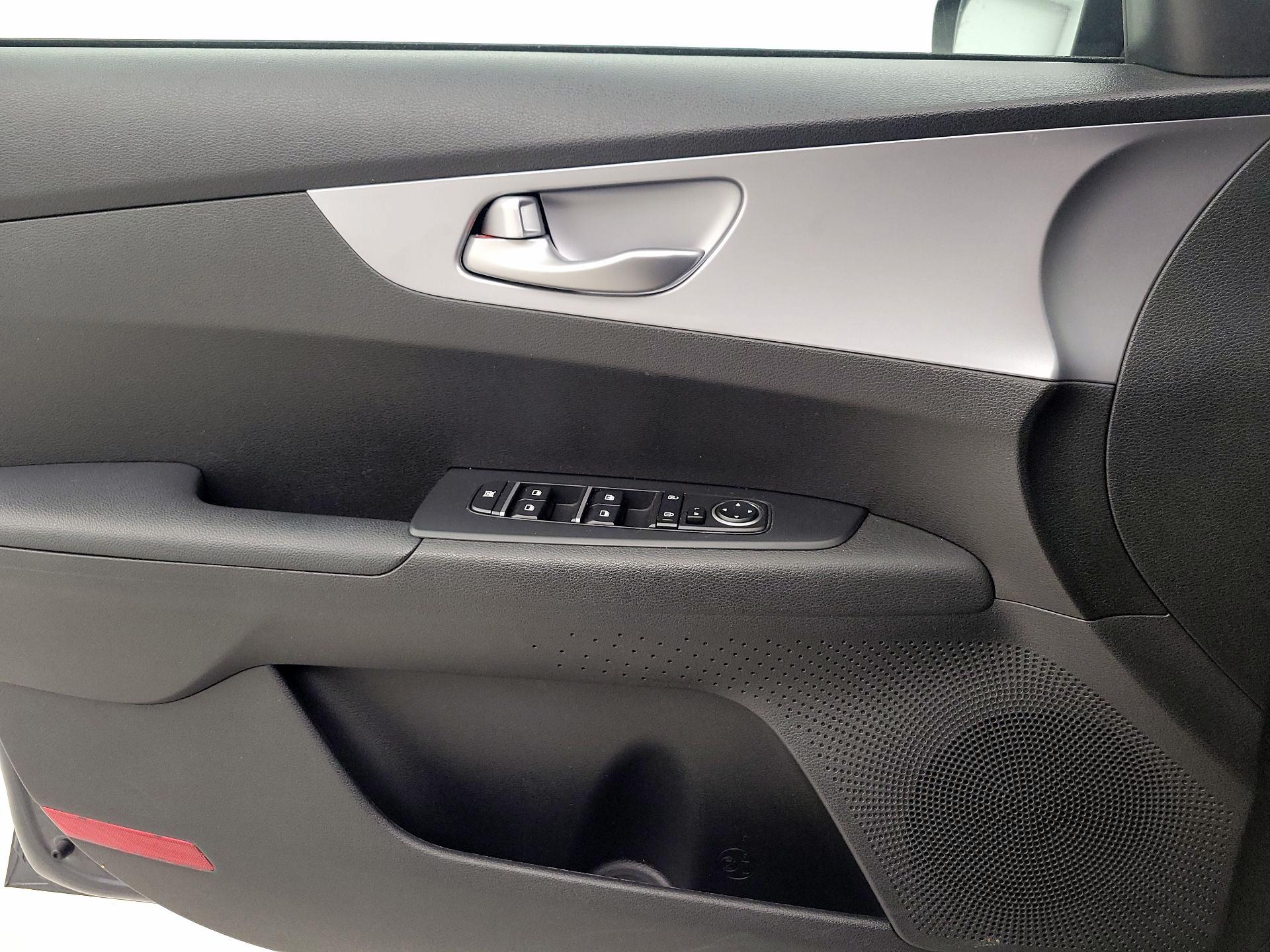 Thumbnail: 2023 Kia Forte - 12