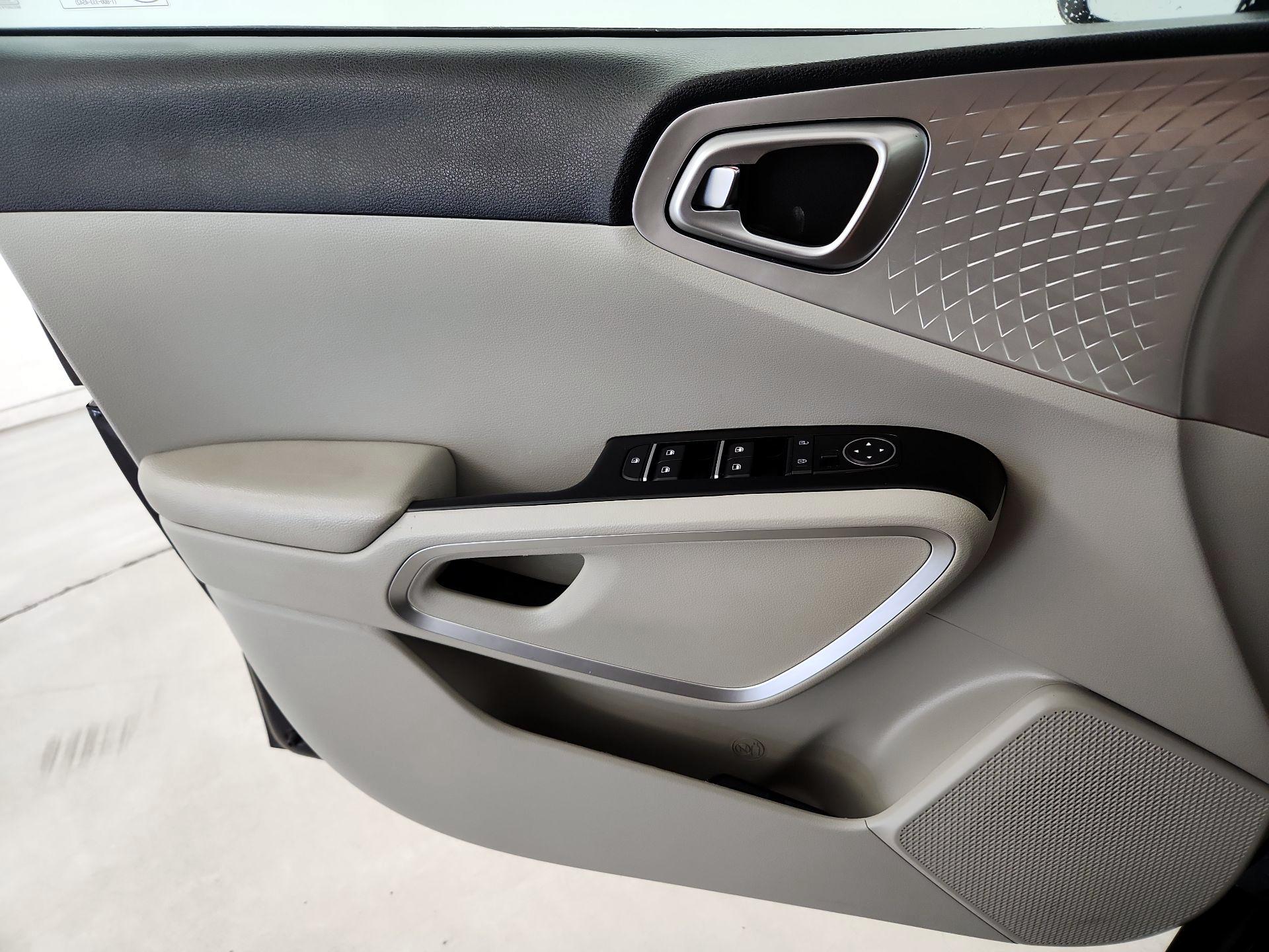 Thumbnail: 2022 Kia Soul - 12