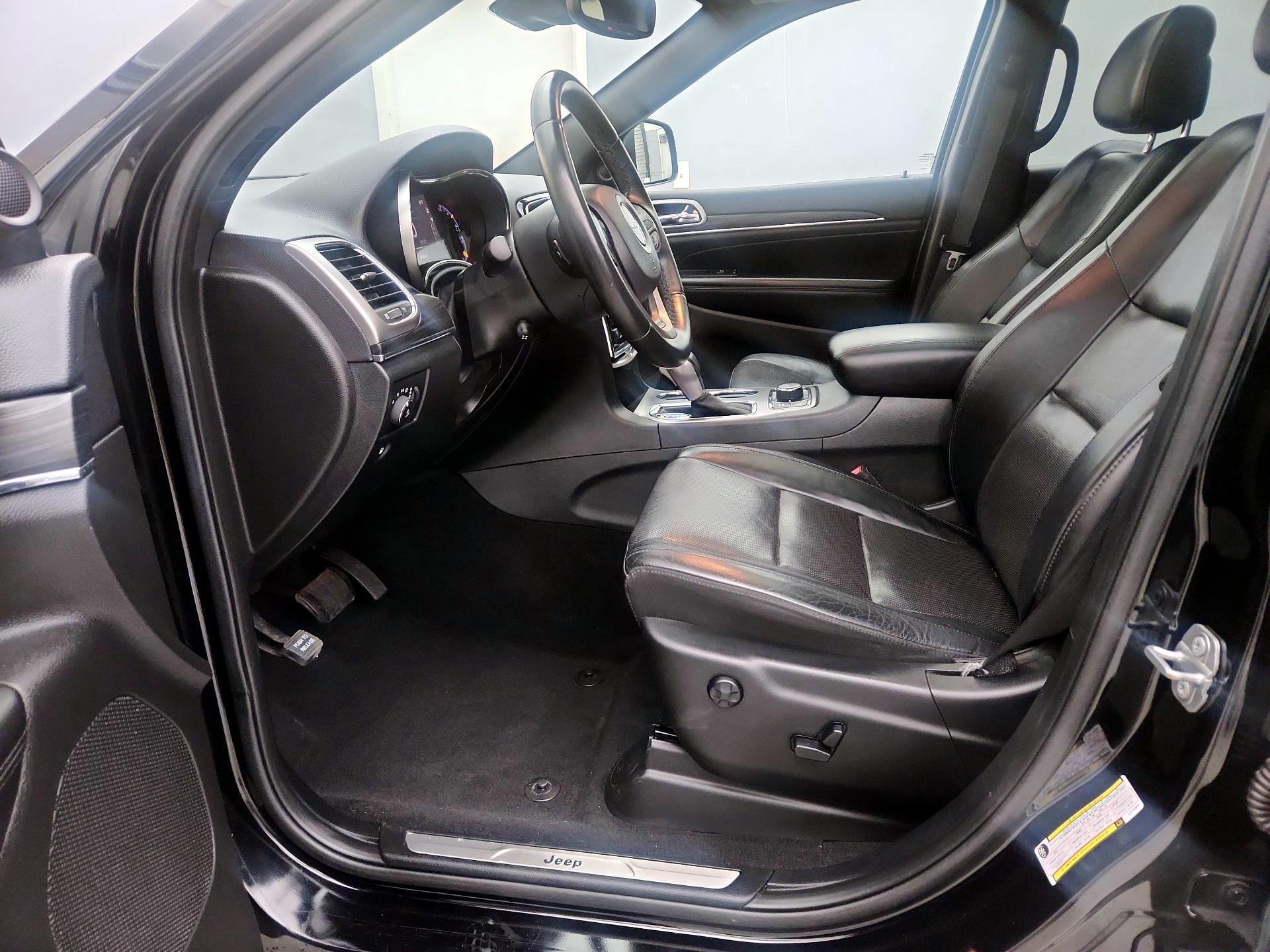 Thumbnail: 2020 Jeep Grand Cherokee - 11