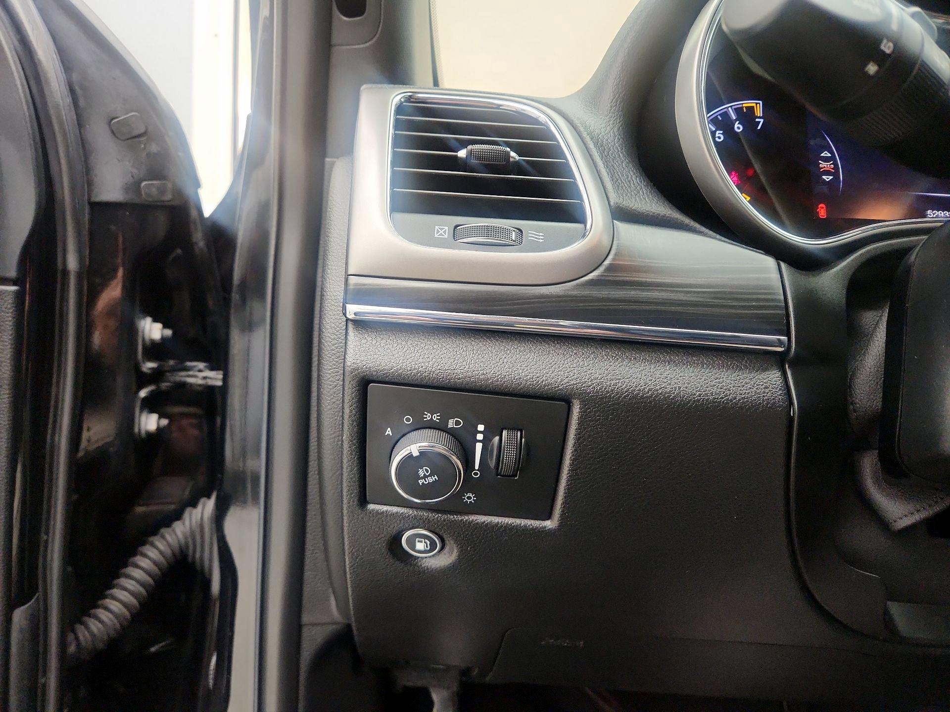 Thumbnail: 2020 Jeep Grand Cherokee - 13