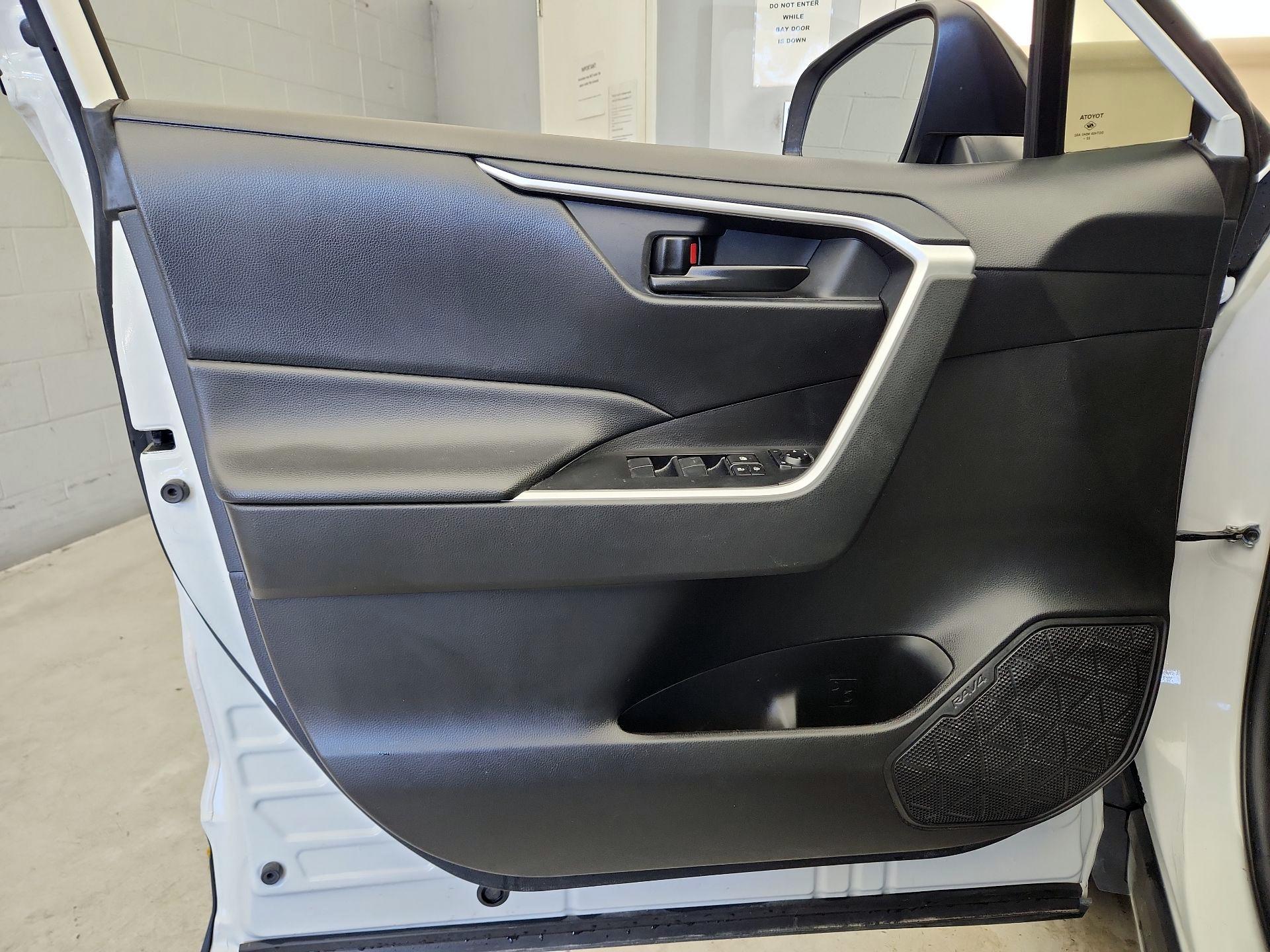 Thumbnail: 2023 Toyota RAV4 - 12