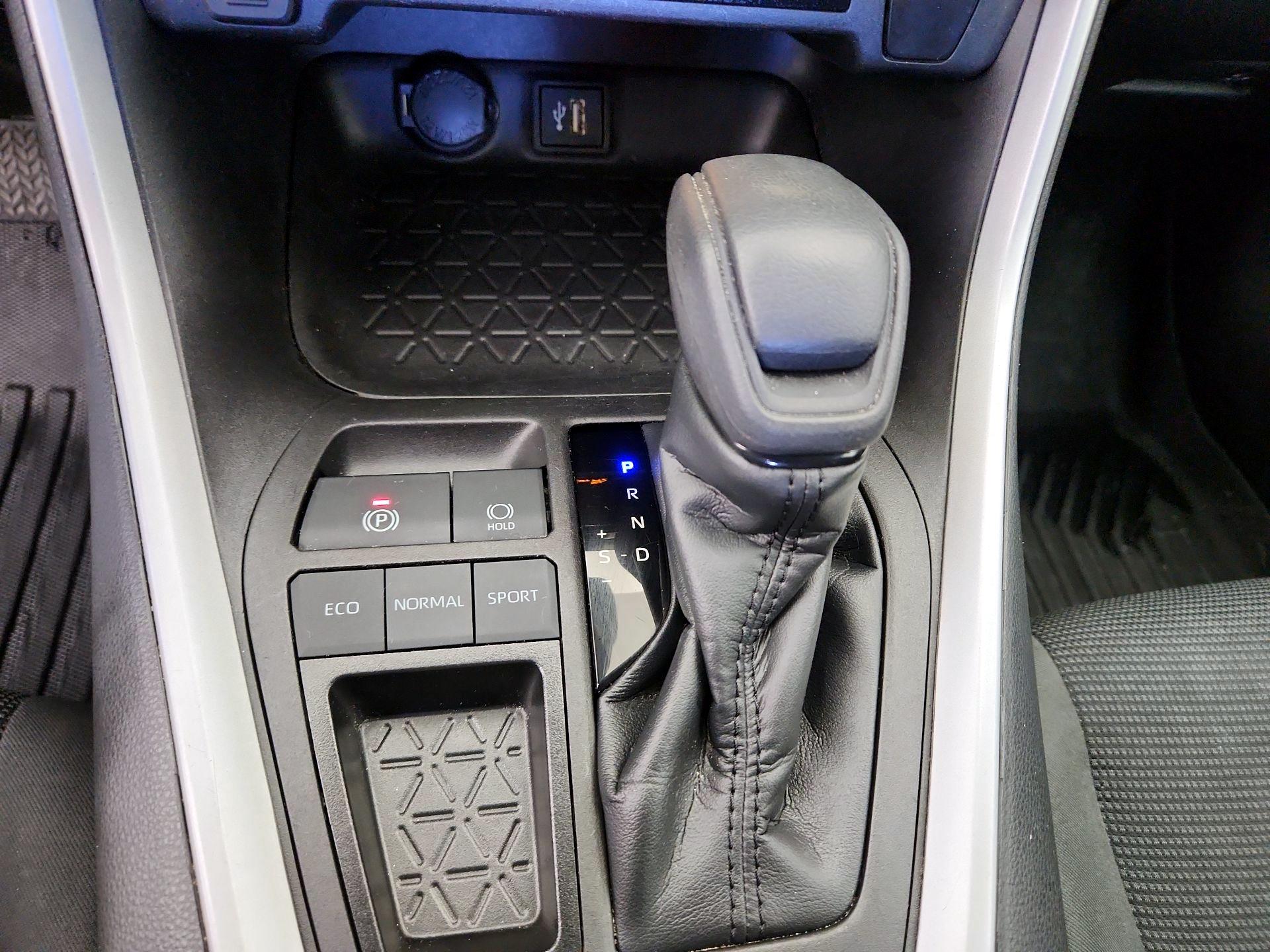 Thumbnail: 2023 Toyota RAV4 - 18