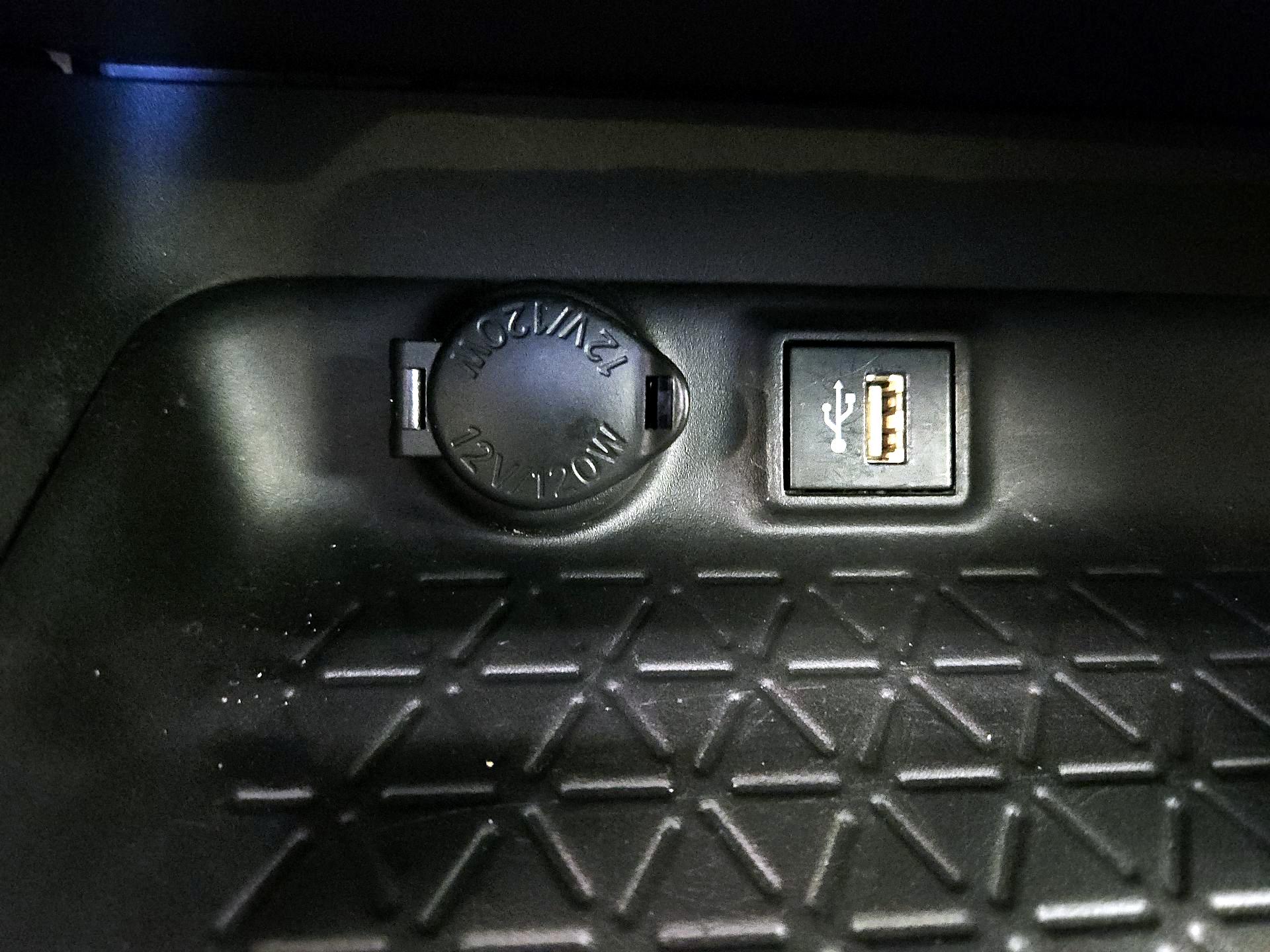 Thumbnail: 2023 Toyota RAV4 - 19