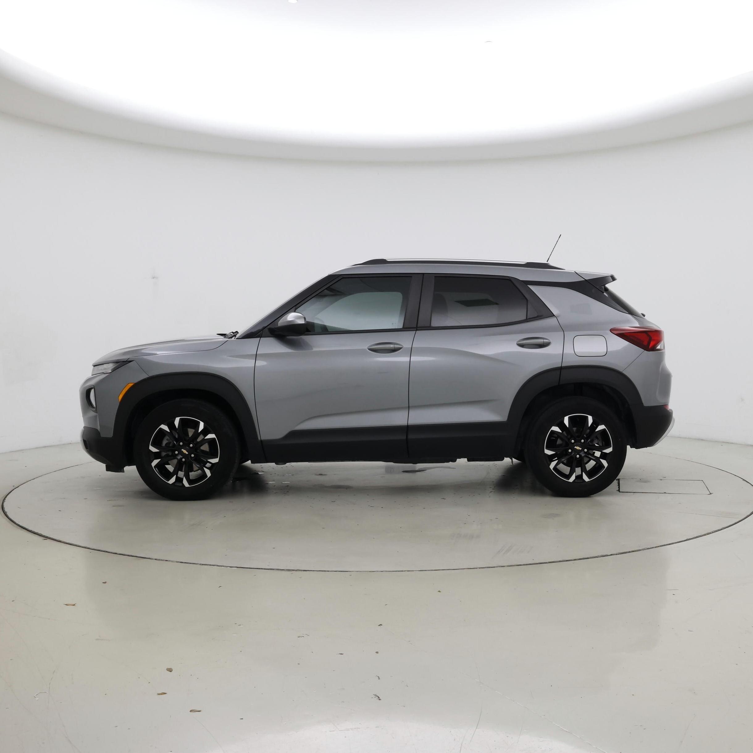 Thumbnail: 2023 Chevrolet TrailBlazer - 3