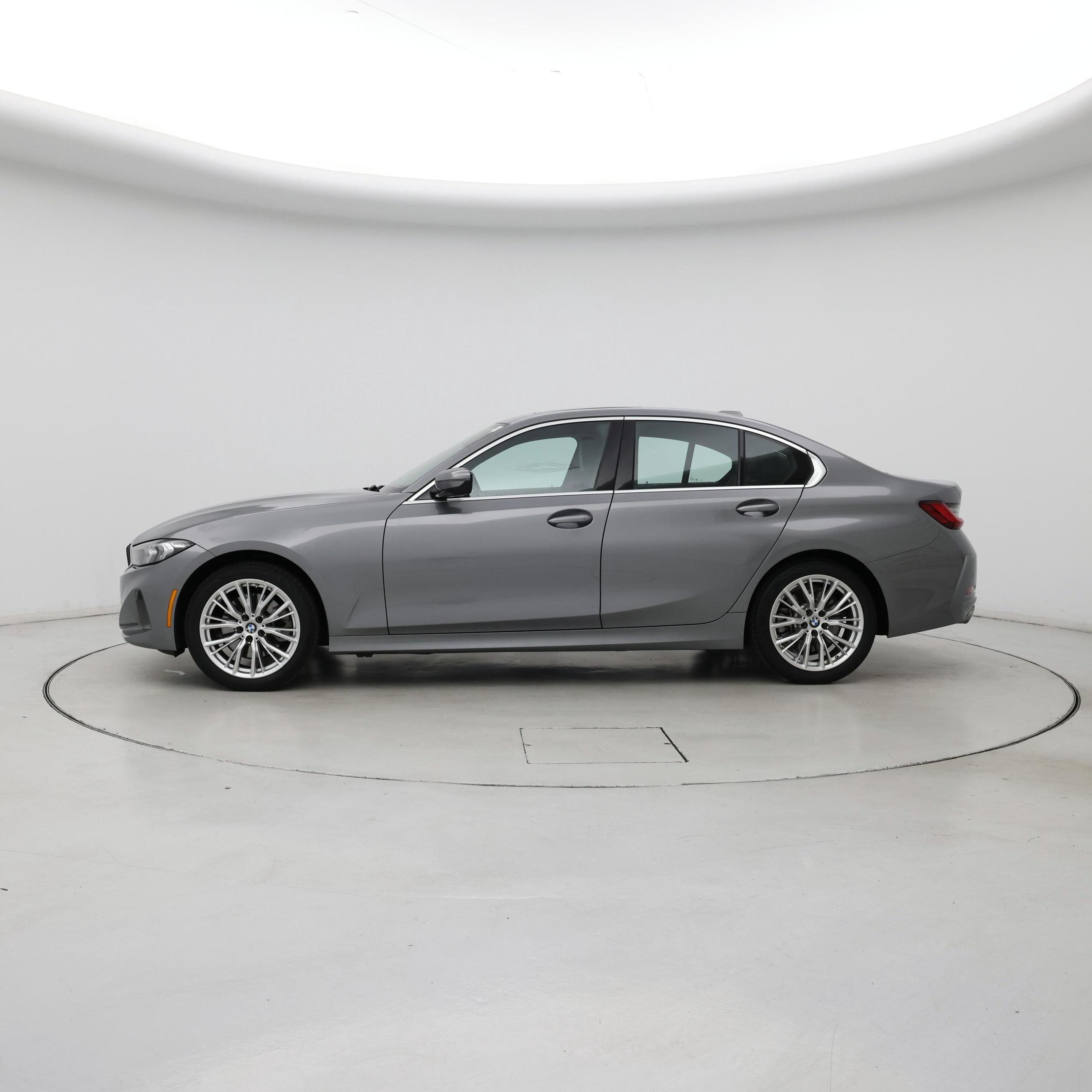 Thumbnail: 2024 BMW 3 Series - 3